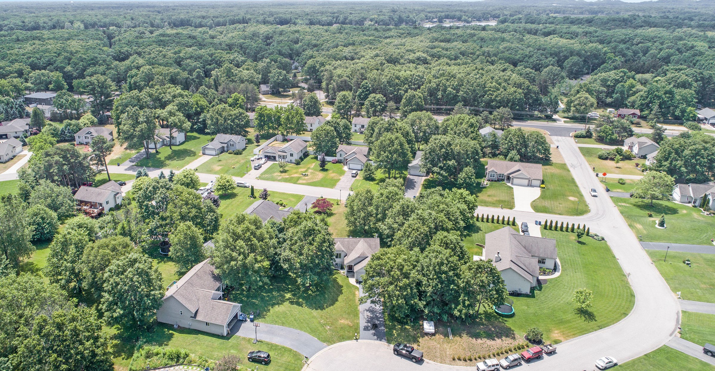 15368 Meadowlark Dr, Grand Haven, MI 49417