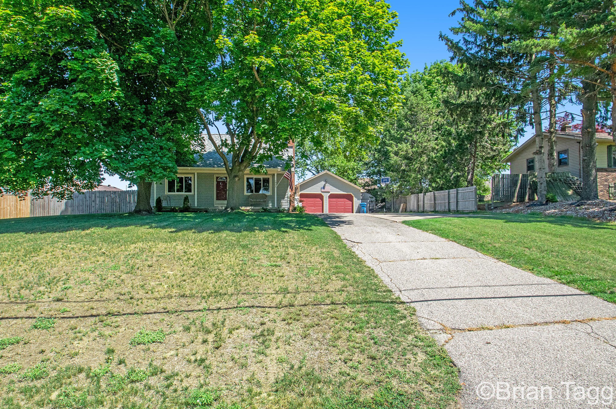 1923 Ridgeview St, Jenison, MI 49428-8132