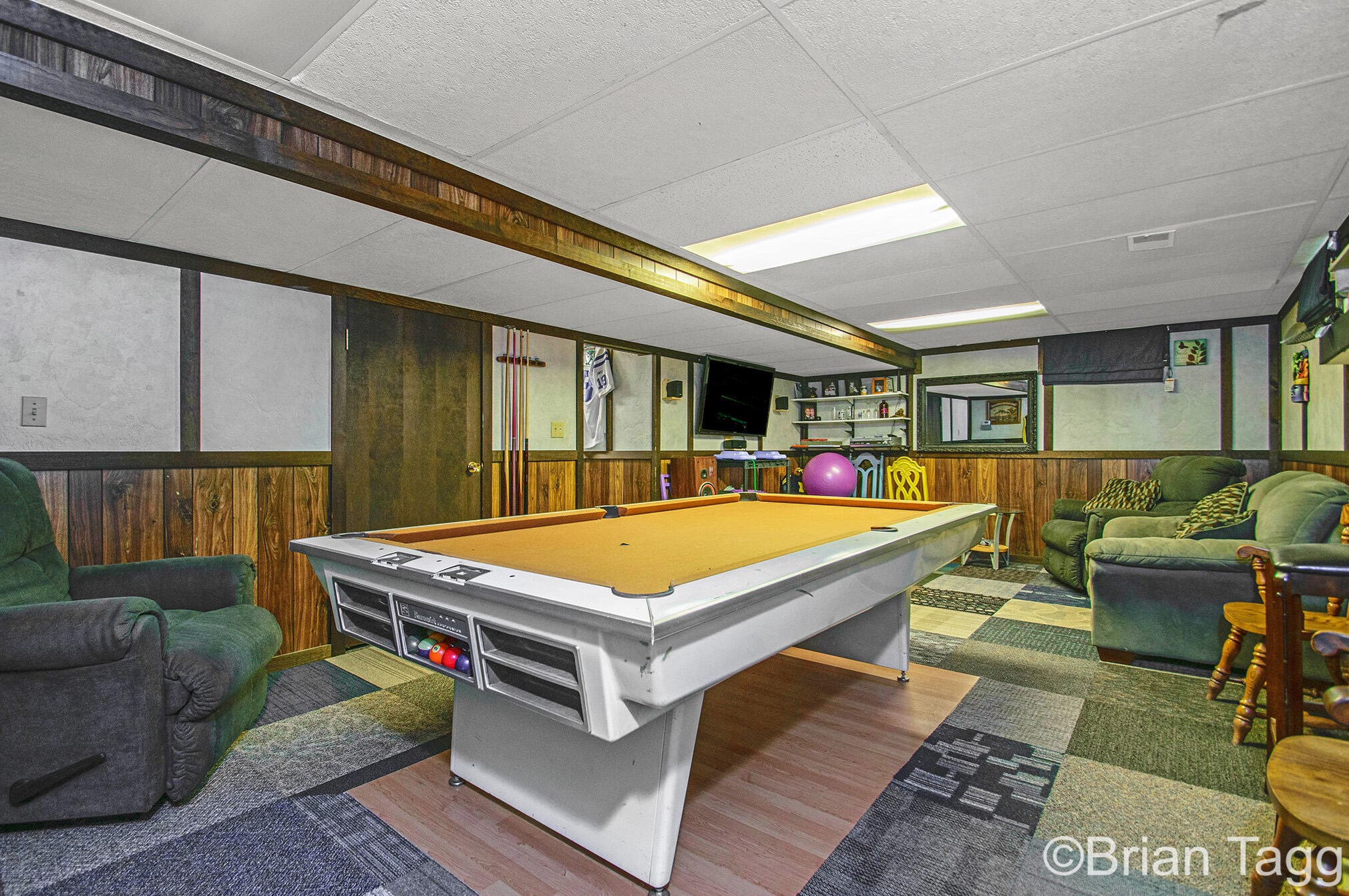 1923 Ridgeview St, Jenison MI  49428-8132 exterior