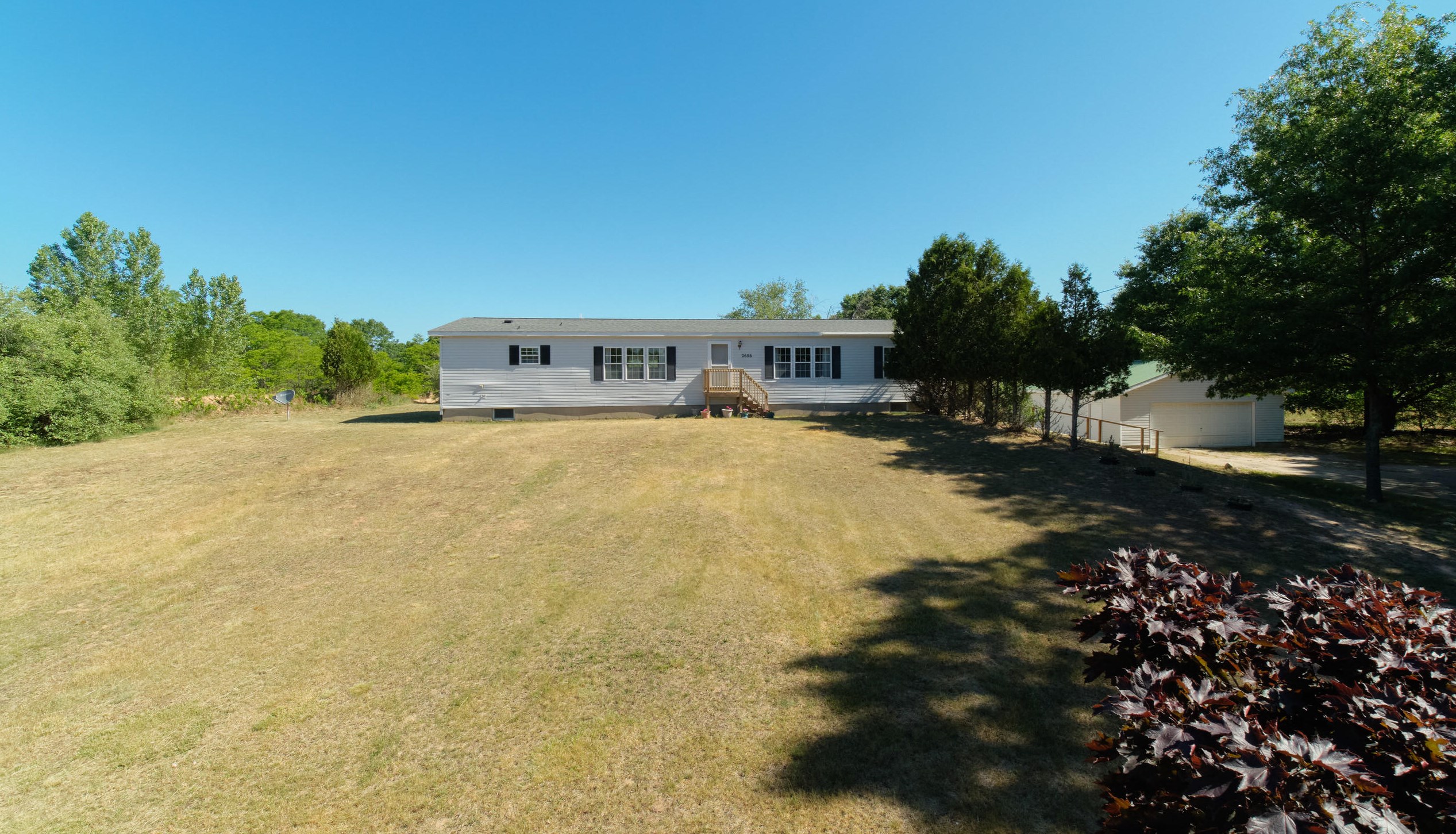 2606 County Line Rd, Stronach, MI 49660-9518