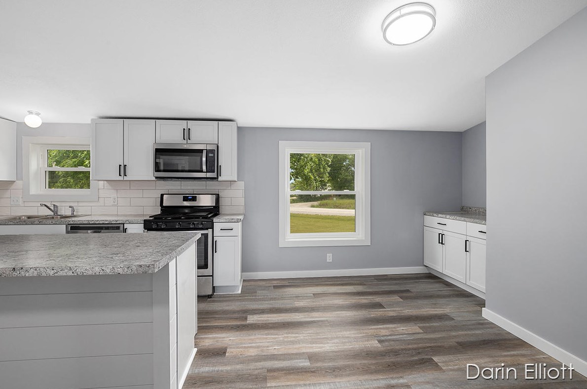 8500 Peck Lake Rd, Saranac MI  48881-9633 exterior