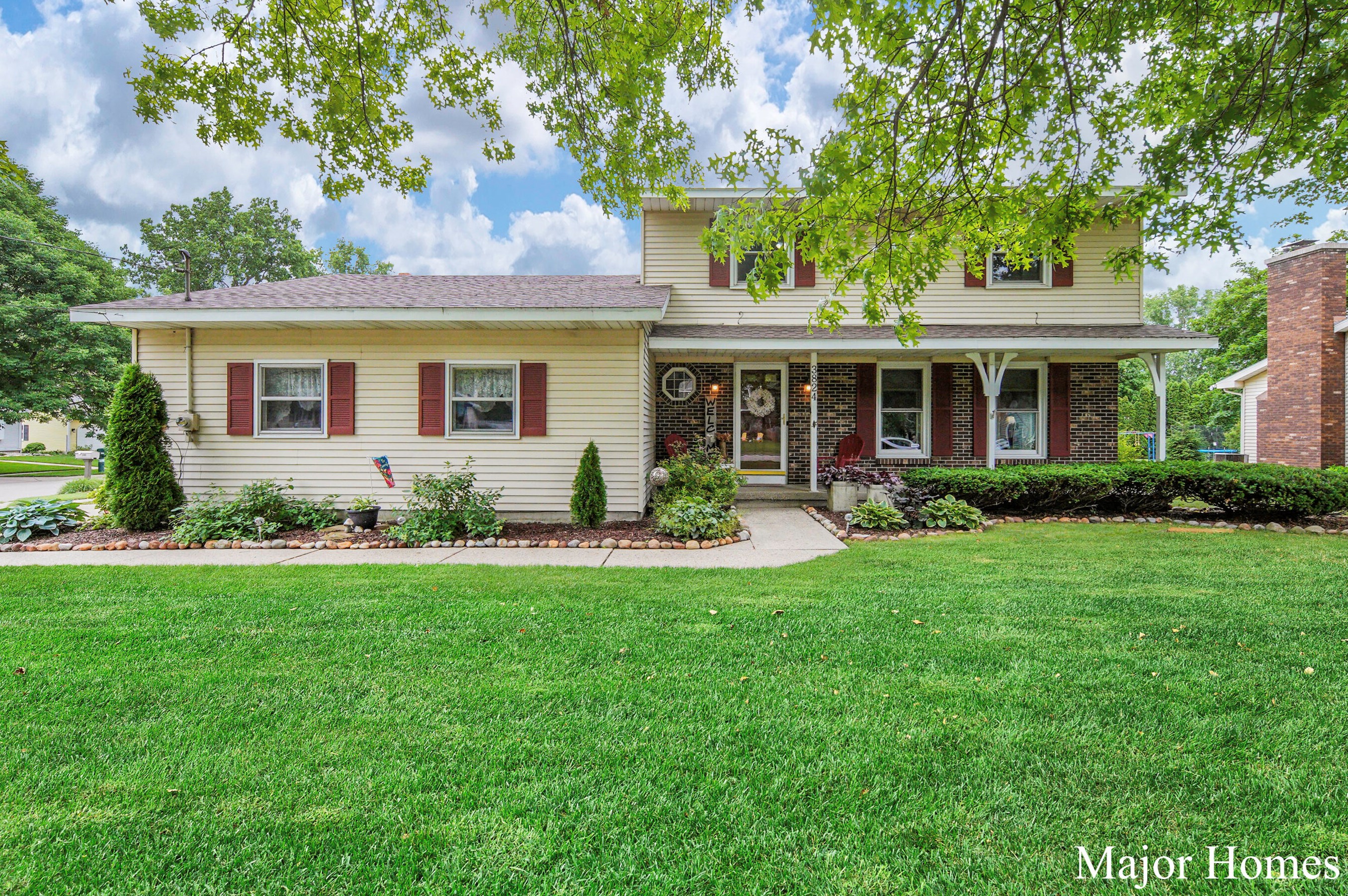 3824 Meadowood Ln Sw, Wyoming, MI 49418