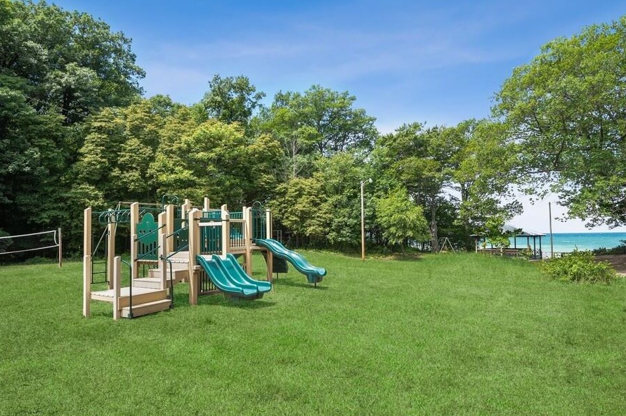 6261 Harding St, Coloma MI  49038-8303 exterior