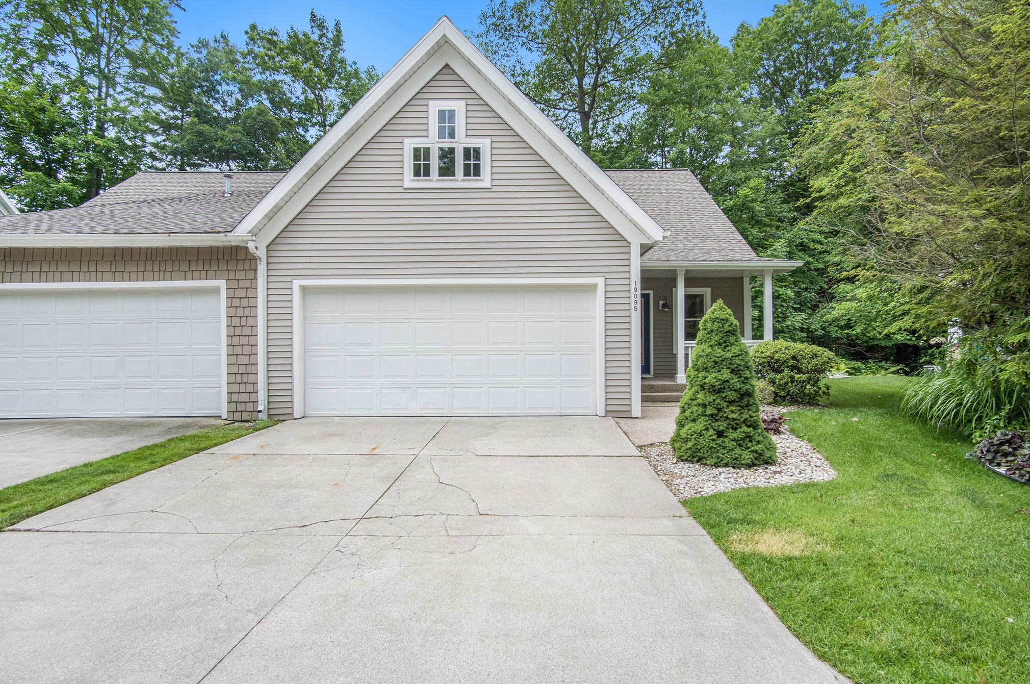 19095 Gildner Creek Ct, Spring Lake, MI 49456-1193