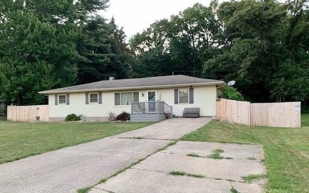 2657 Alane St, Niles, MI 49120-9441