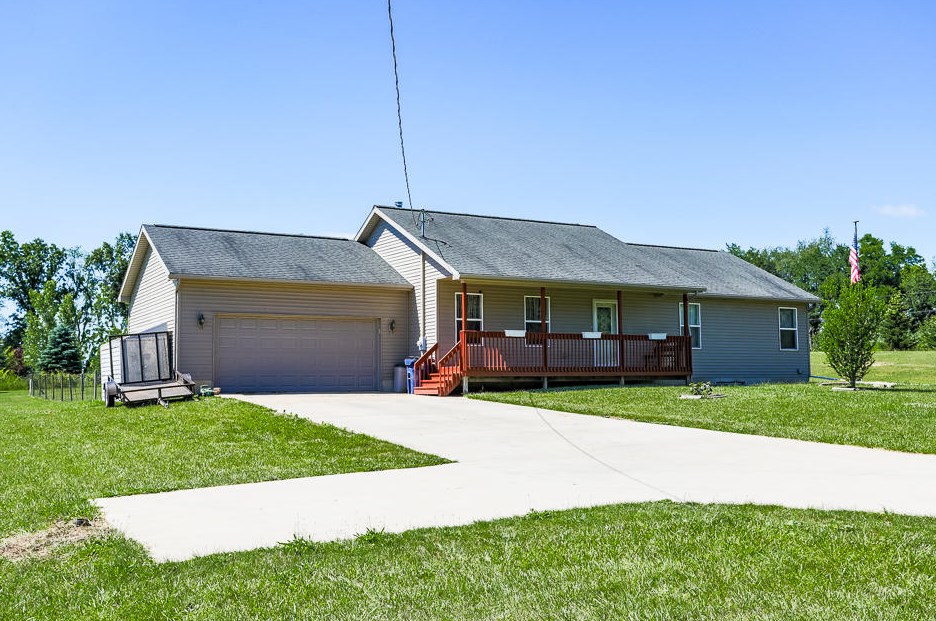 13653 Town Rd, Springport, MI 49284-9766