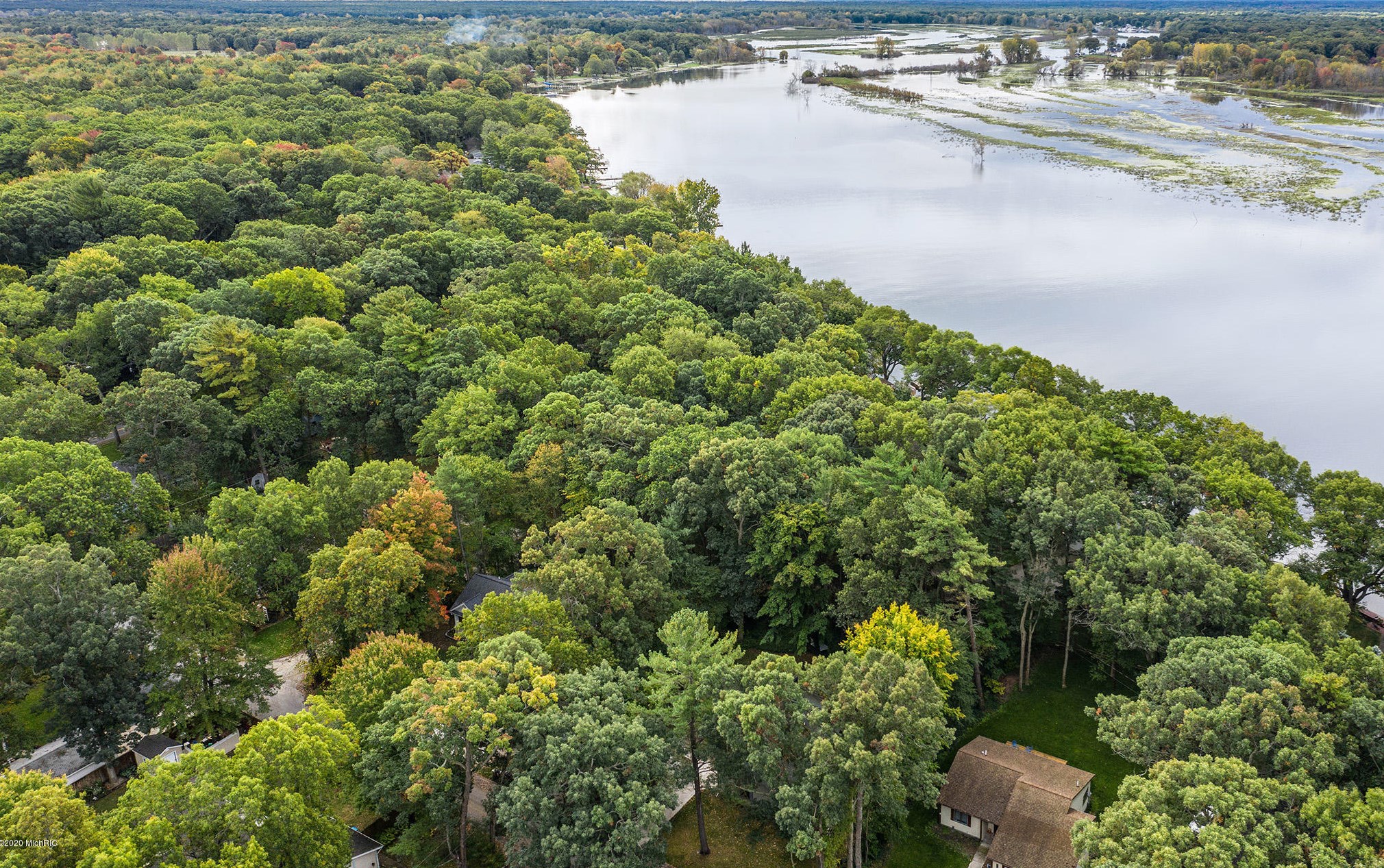 15304 Central Ave, Spring Lake MI  49456-9551 exterior