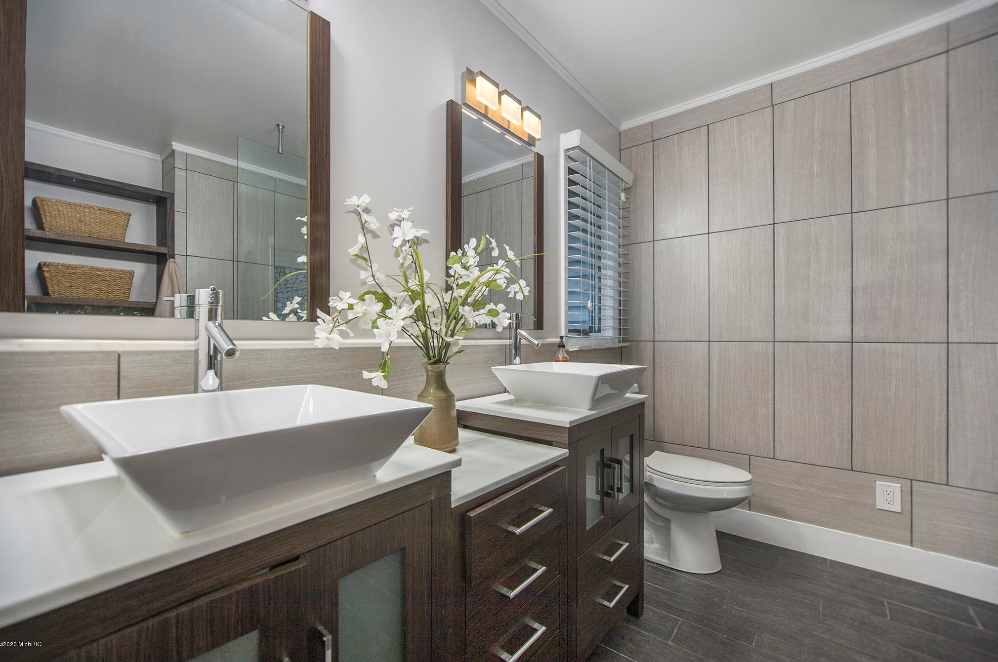 15304 Central Ave, Spring Lake MI  49456-9551 exterior