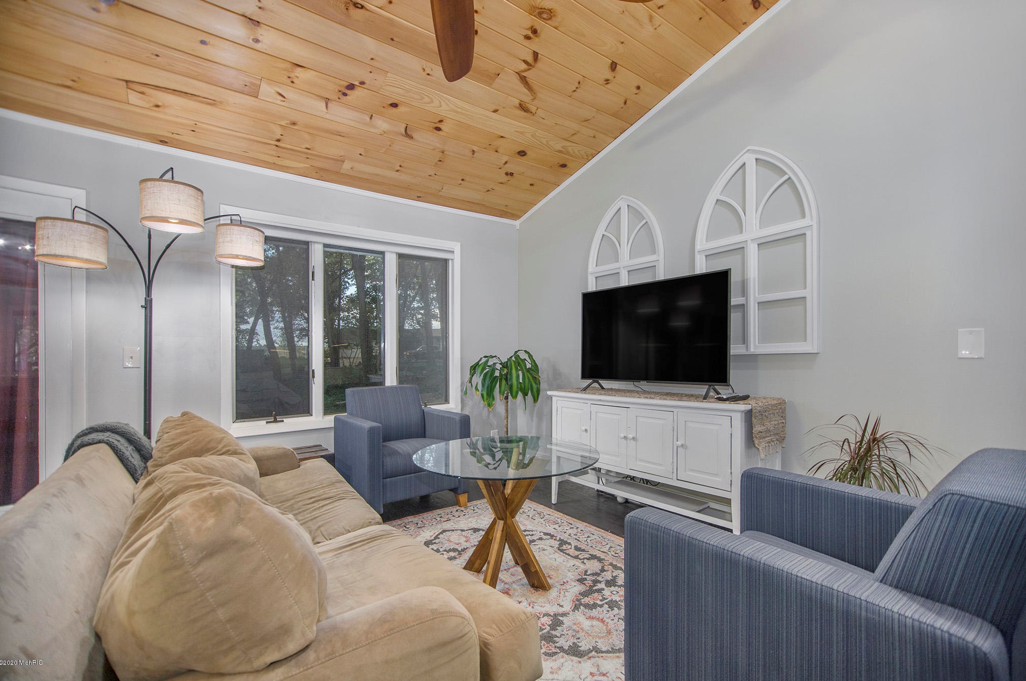 15304 Central Ave, Spring Lake MI  49456-9551 exterior