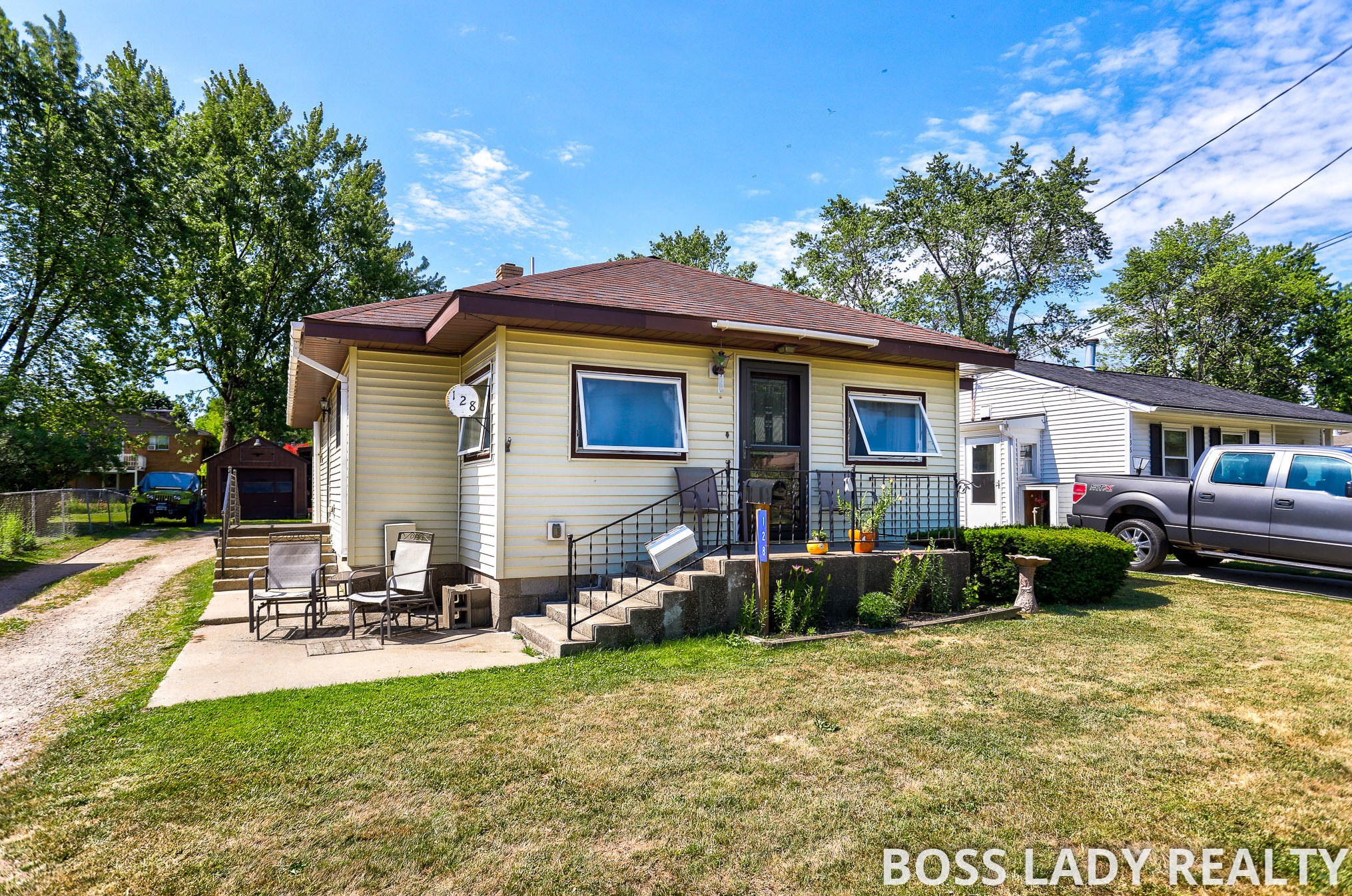 128 Averill St, Sparta, MI 49345-1209