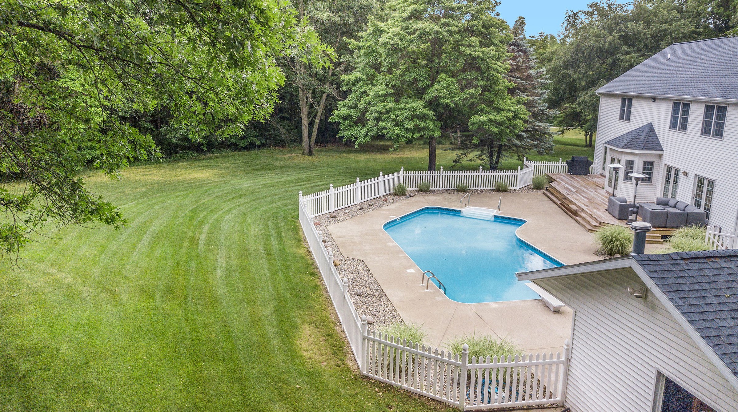 1085 Sargent Ave, Ada MI 49301-9168 exterior