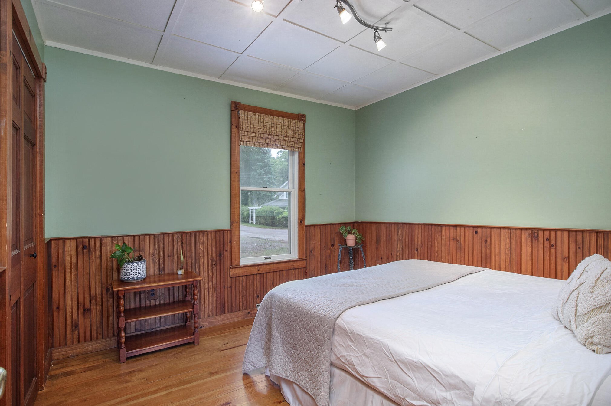 15837 Pine St, Spring Lake MI  49456-1827 exterior