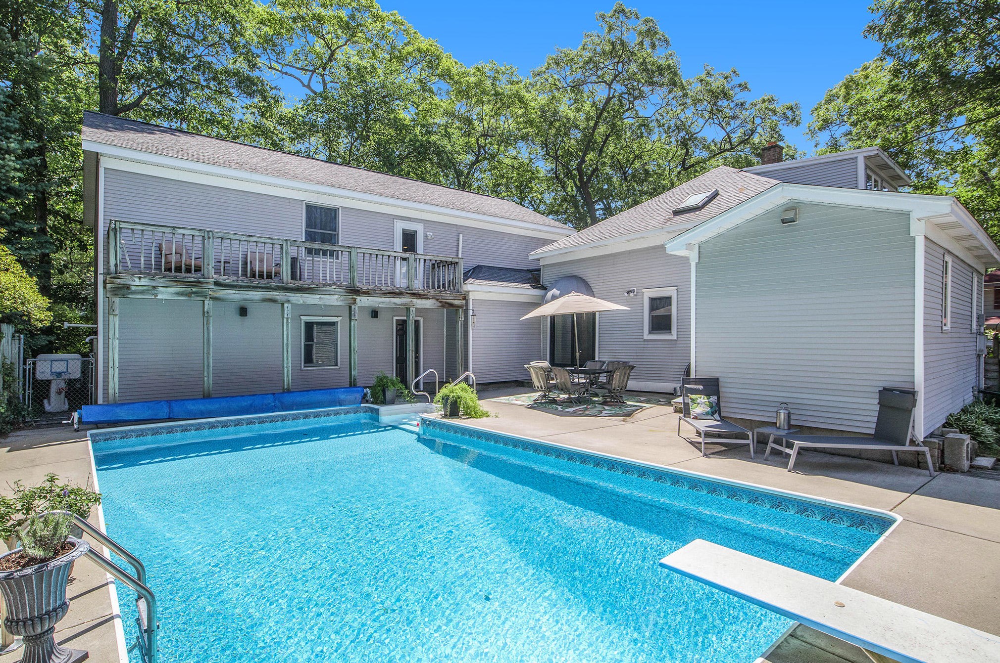 15837 Pine St, Spring Lake MI  49456-1827 exterior