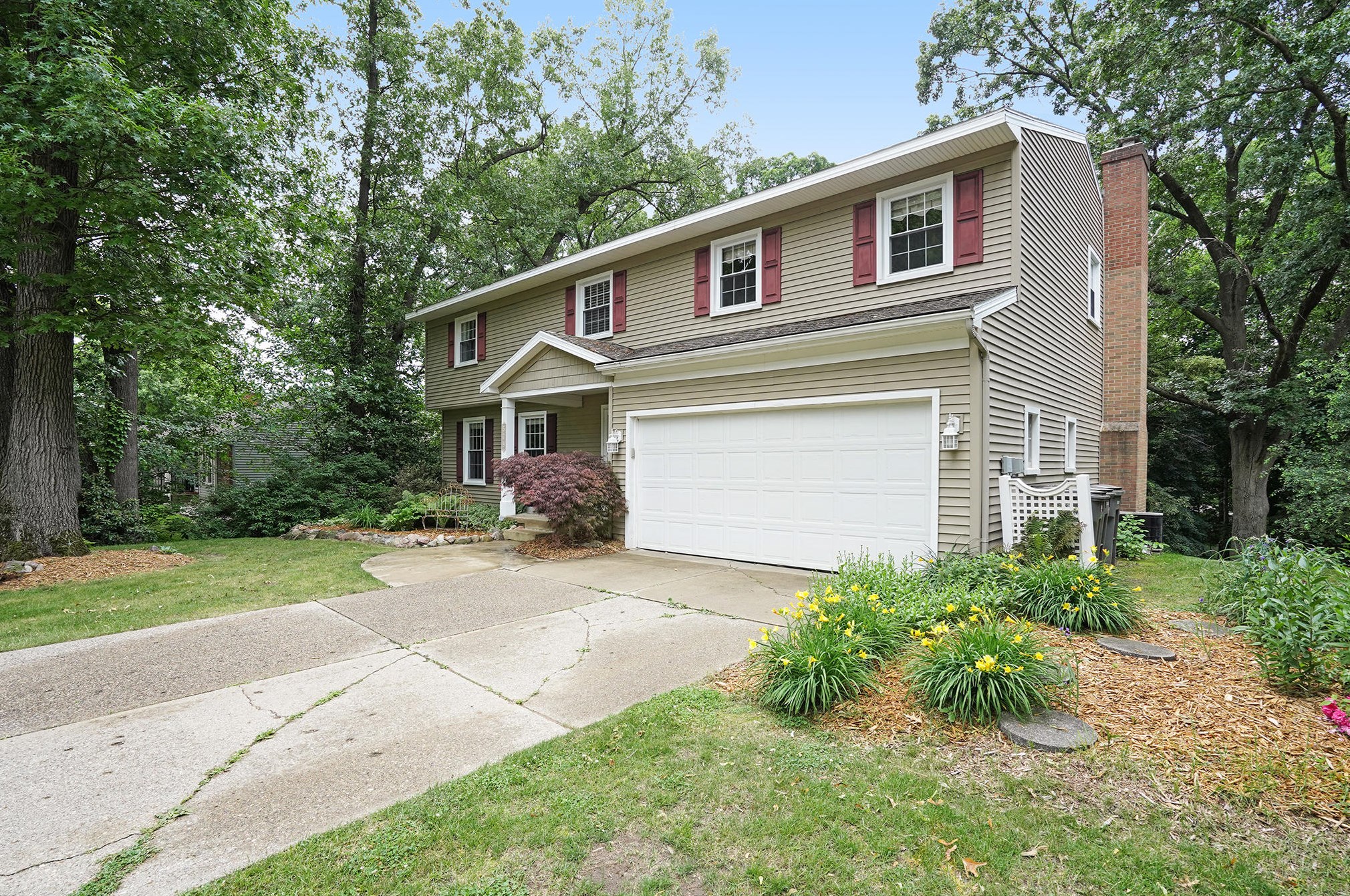 579 Rookway Dr, Ada, MI 49301-7807