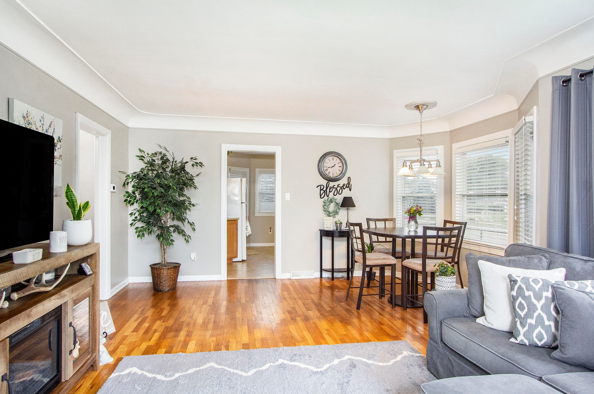 1165 Beechwood St, Grand Rapids MI  49505-3734 exterior