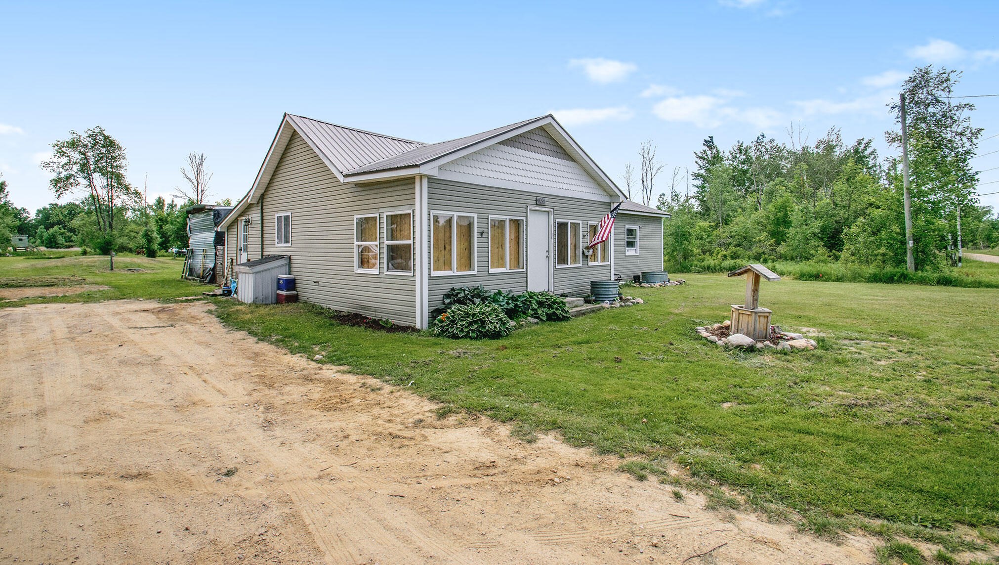 1451 W Church Rd, Edmore, MI 48829