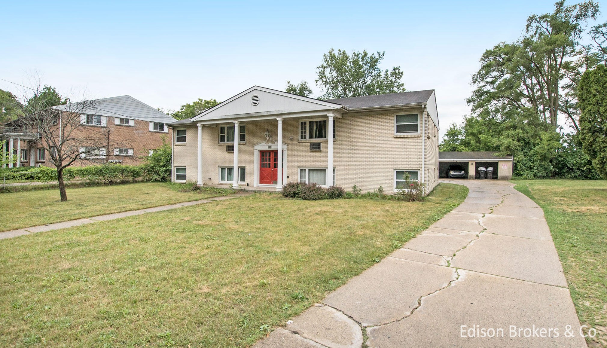 3237 Marshall Ave, Grand Rapids MI  49508-2424 exterior