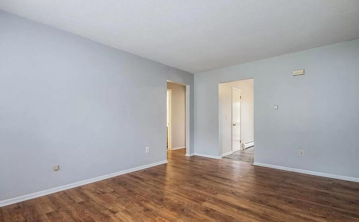 3237 Marshall Ave, Grand Rapids MI  49508-2424 exterior