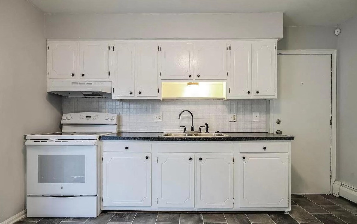 3237 Marshall Ave, Grand Rapids MI  49508-2424 exterior