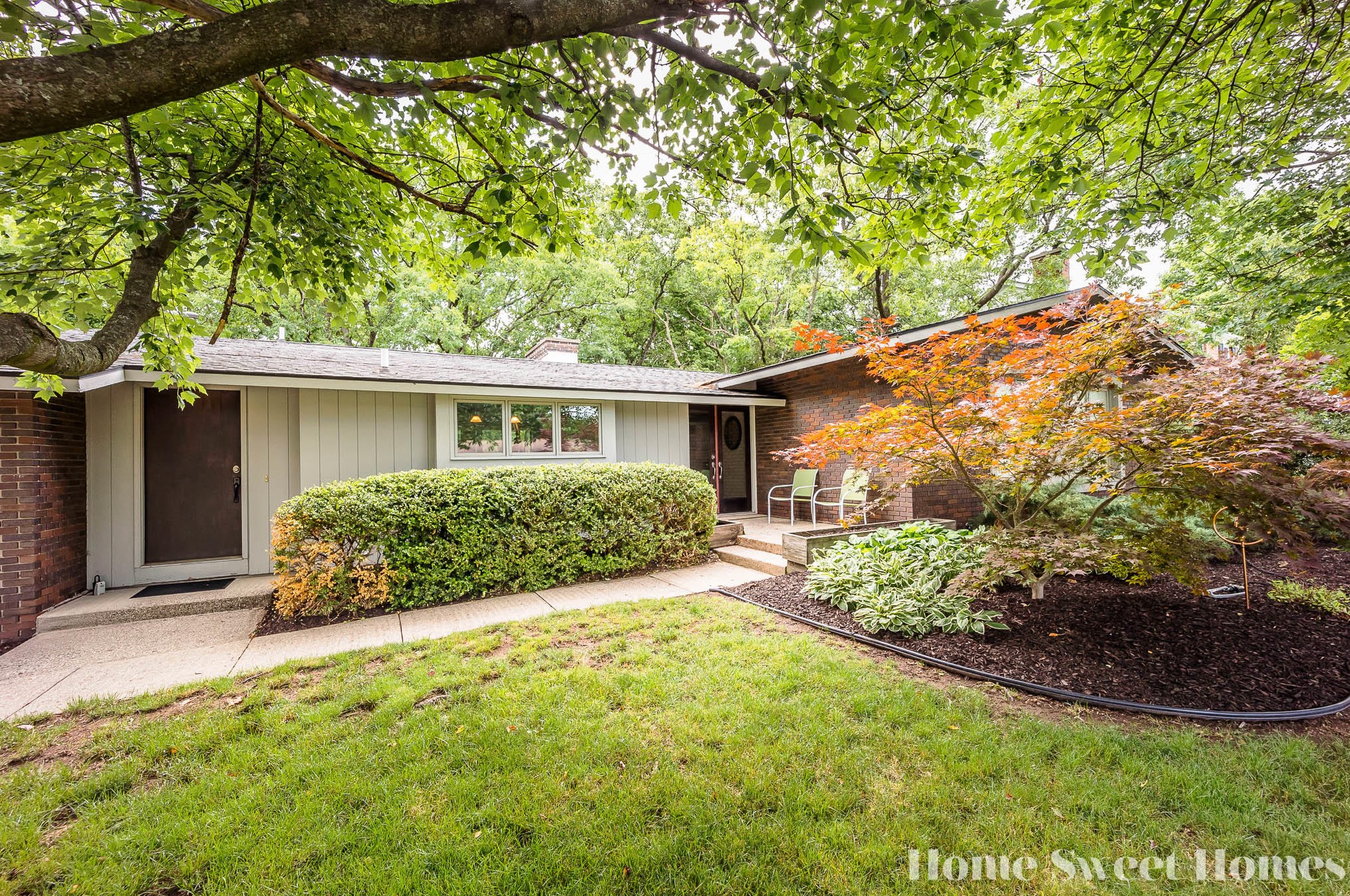 2497 Rockhill Dr, Grand Rapids, MI 49525-1291