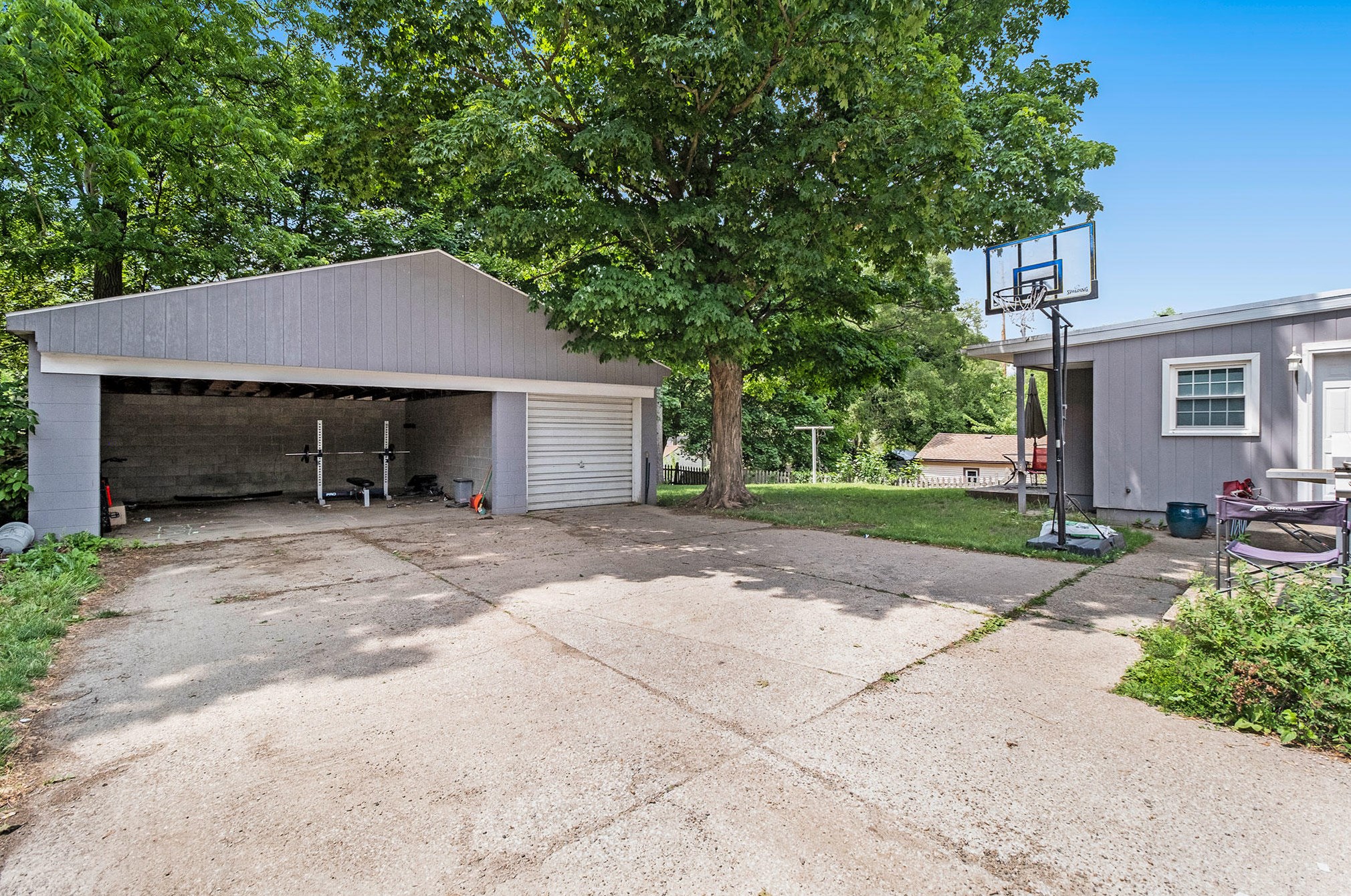 1729 Sunnyside Dr, Kalamazoo MI  49048-1331 exterior