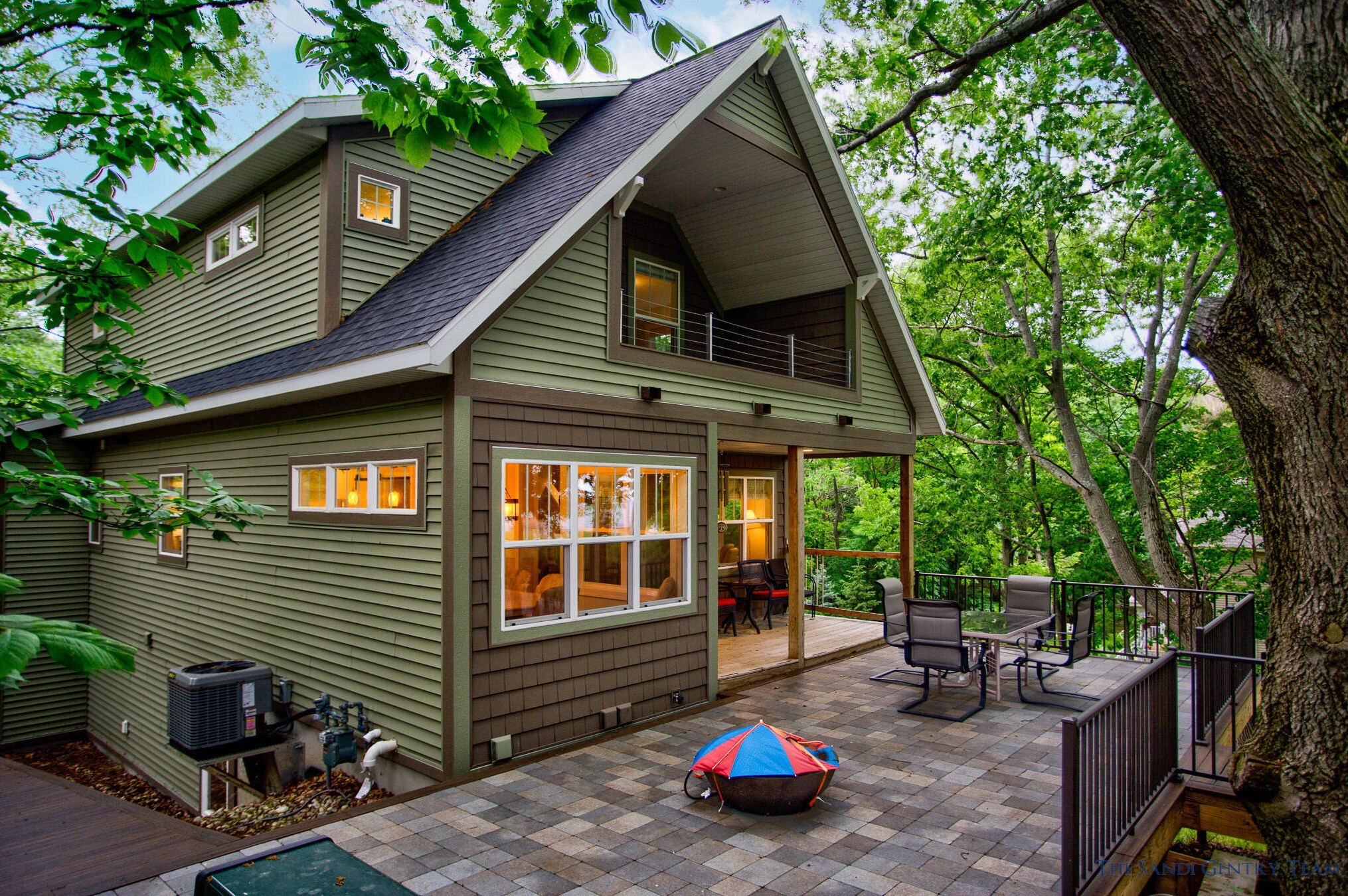 18840 Piney Point Dr, Spring Lake, MI 49456-9441