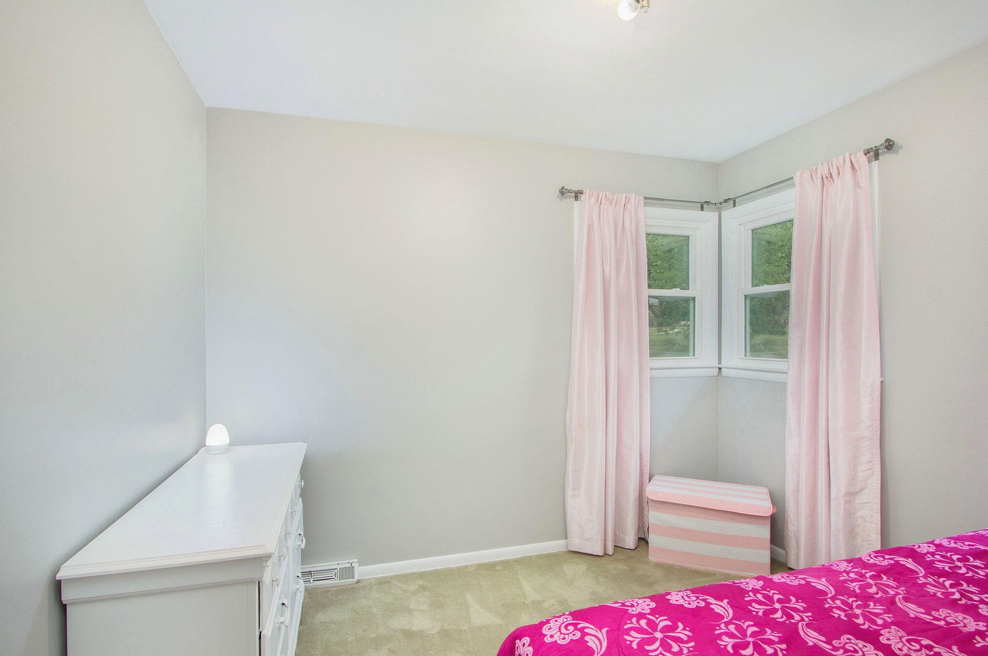 2711 Valley Ave, Grand Rapids MI  49544-1754 exterior