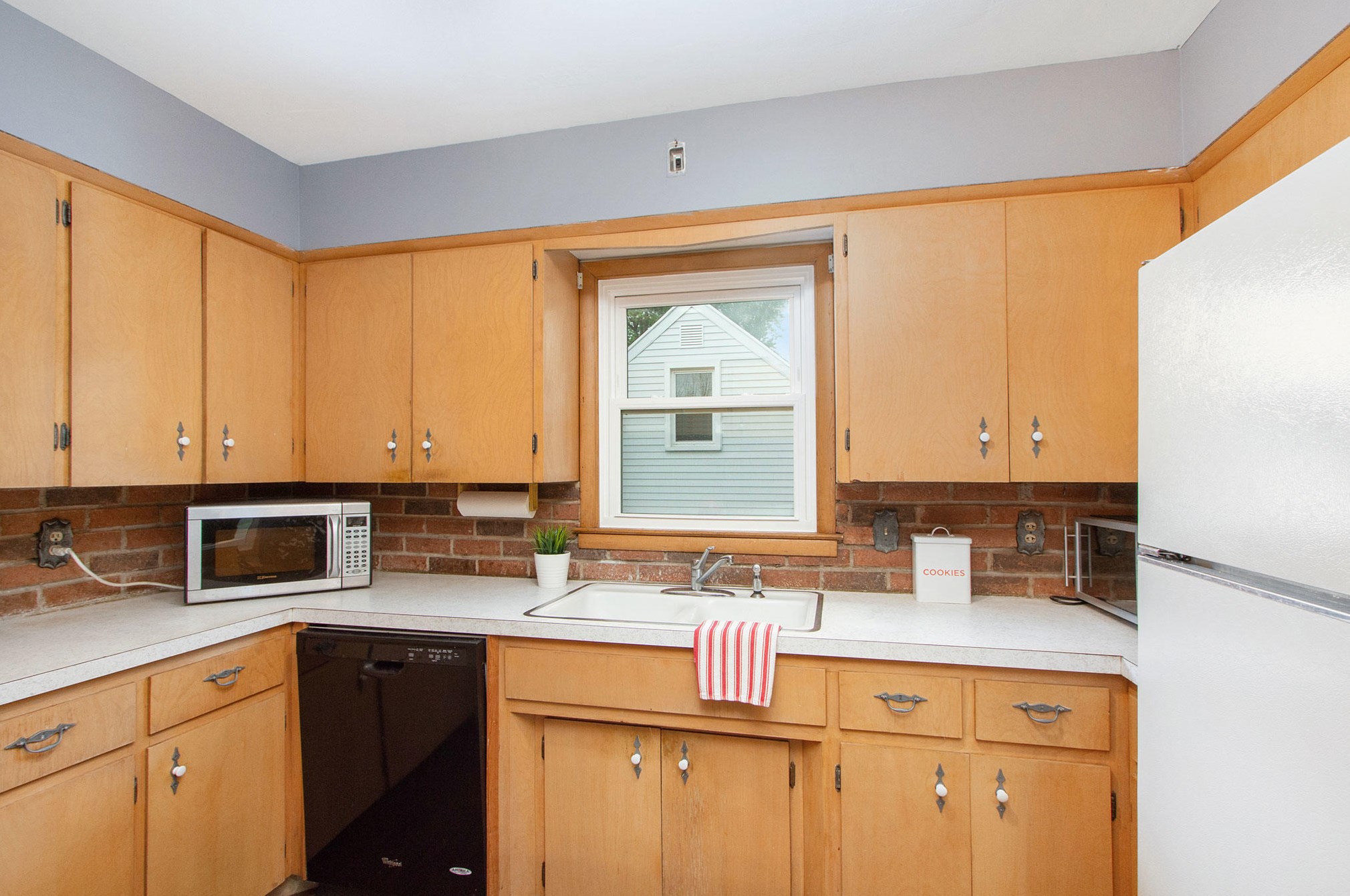 2711 Valley Ave, Grand Rapids MI  49544-1754 exterior