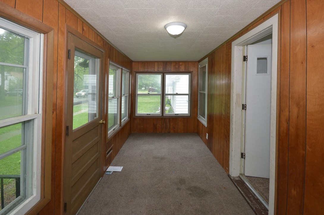 604 Gayle Ave, Kalamazoo, MI 49048