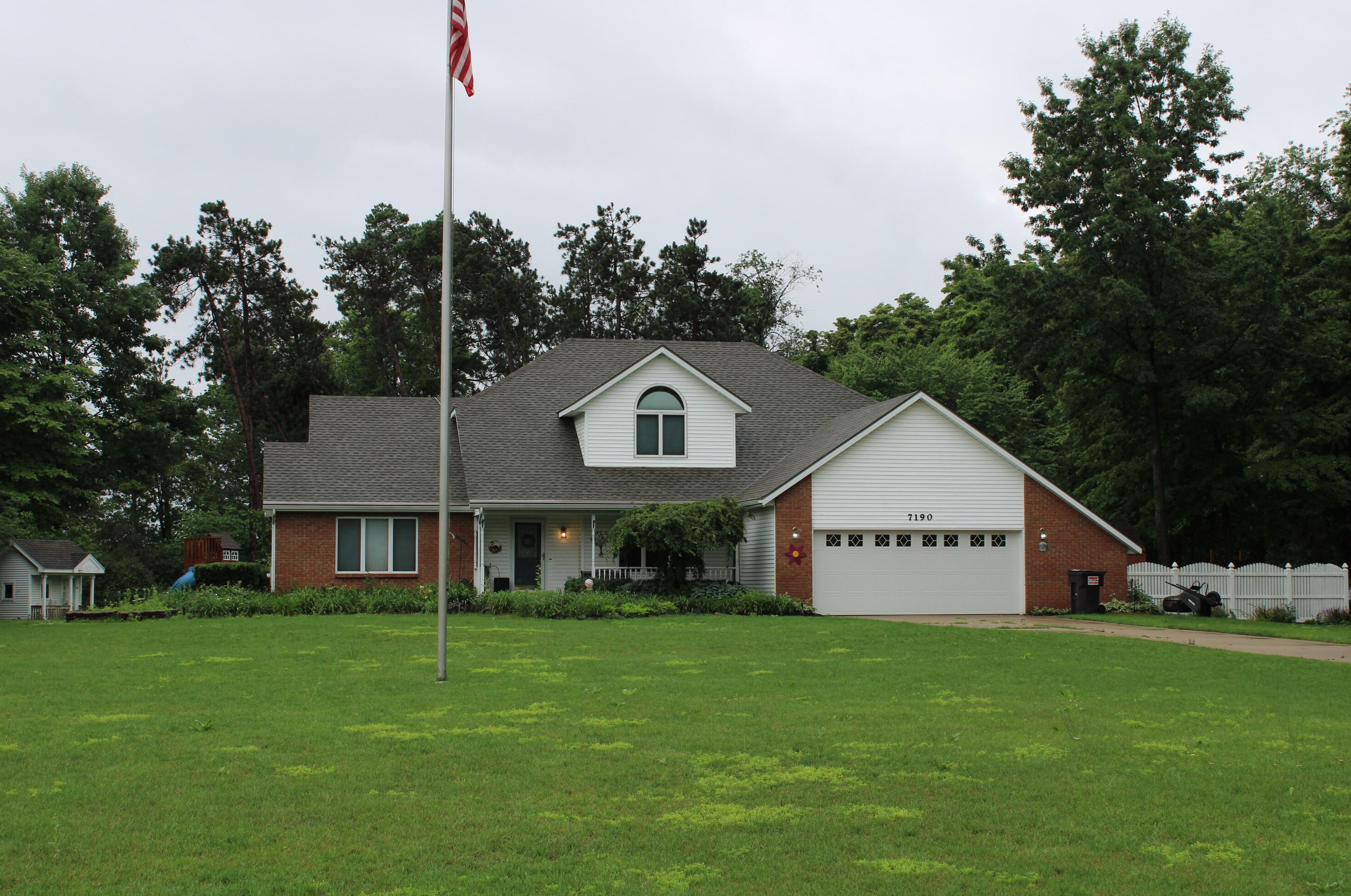 7190 Sassafras Ct, Allendale, MI 49401-9726