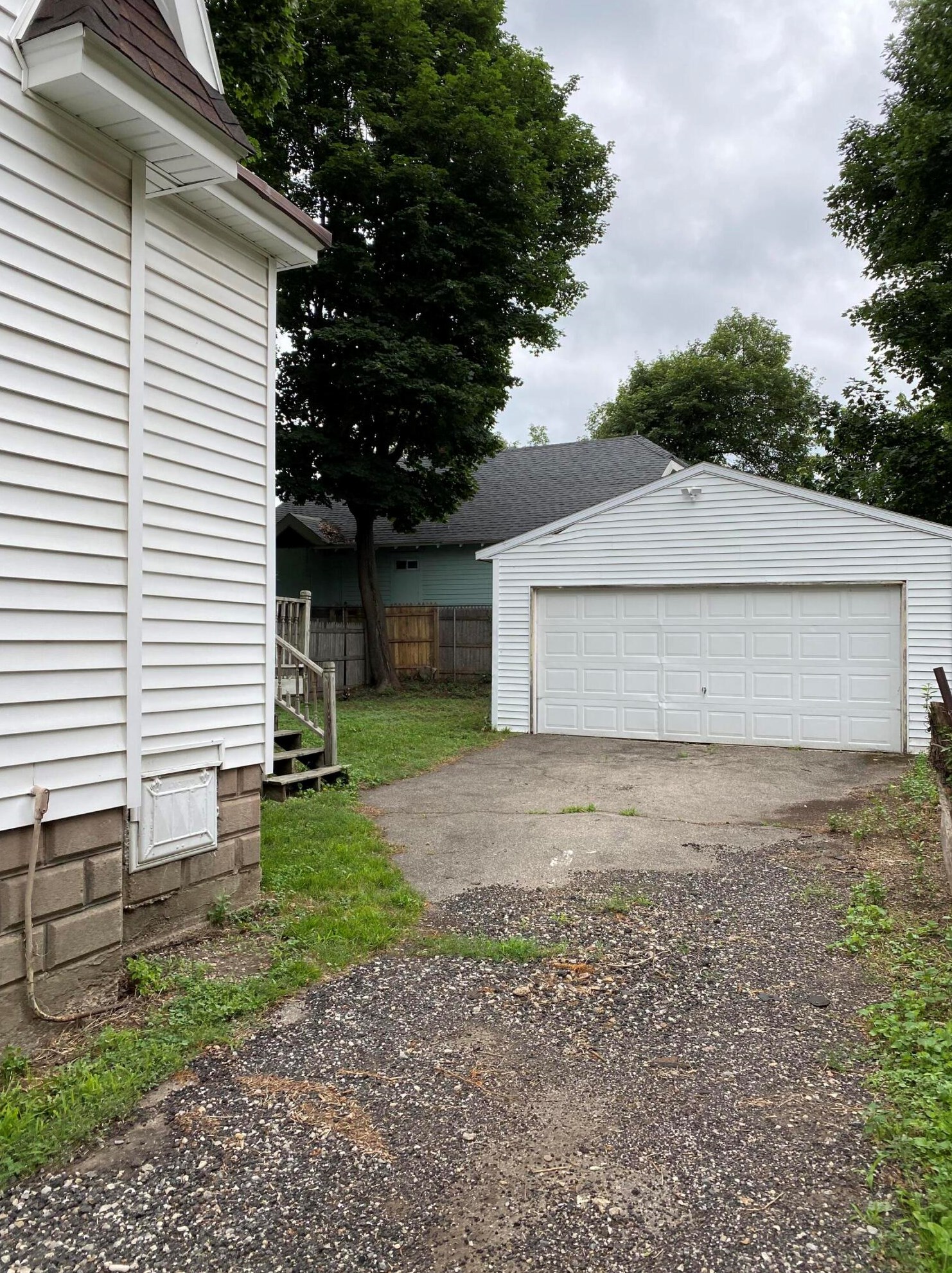 1606 Francis Ave, Grand Rapids MI  49507-2456 exterior