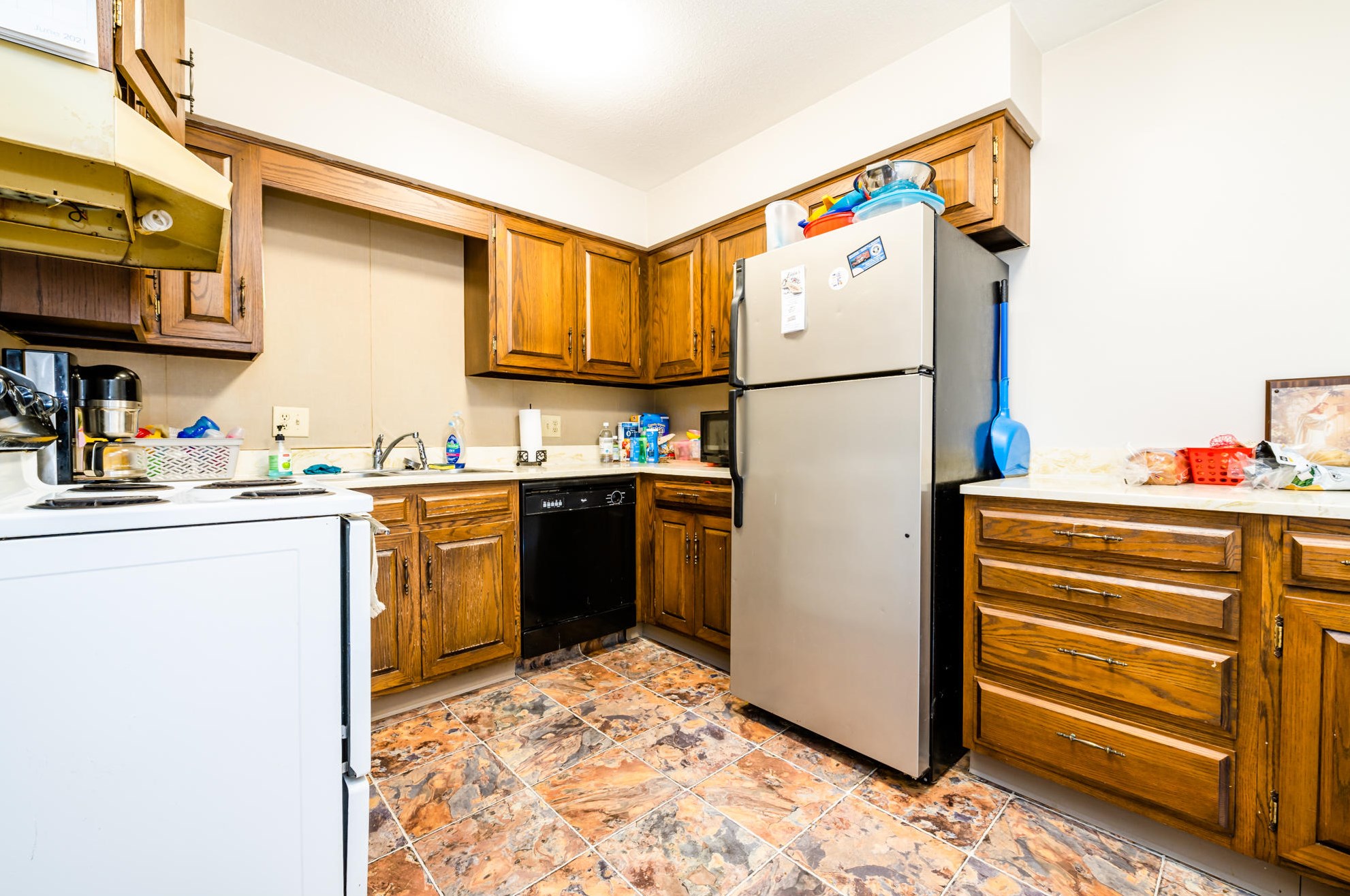 6679 Weatherford Dr, Coloma MI 49038-9573 exterior