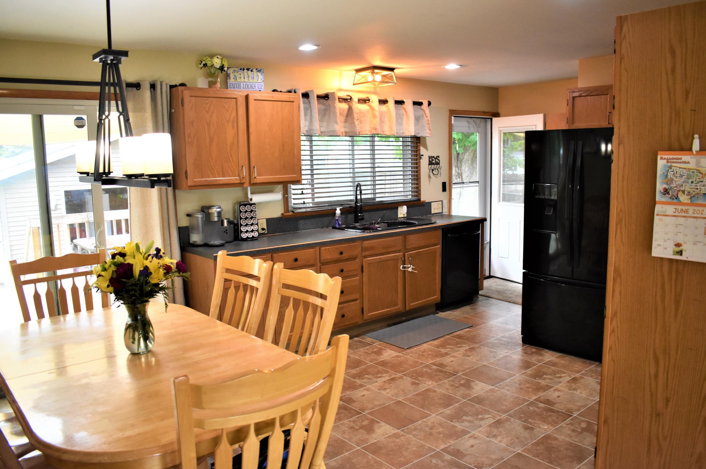 137 Plum St, Wayland, MI 49348-1327