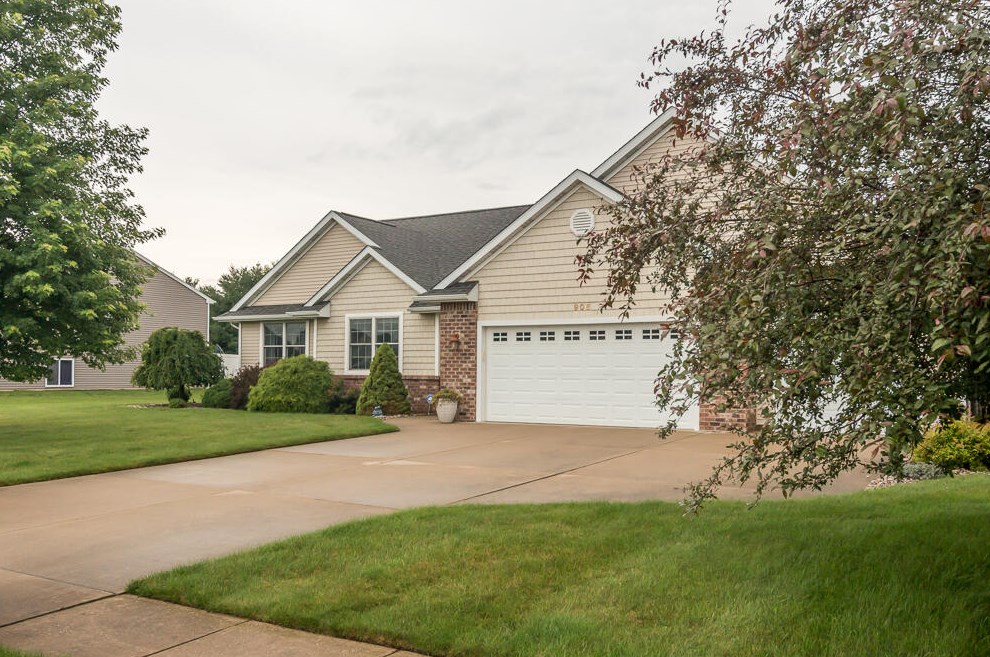 908 Rick St, Vicksburg, MI 49097-1462