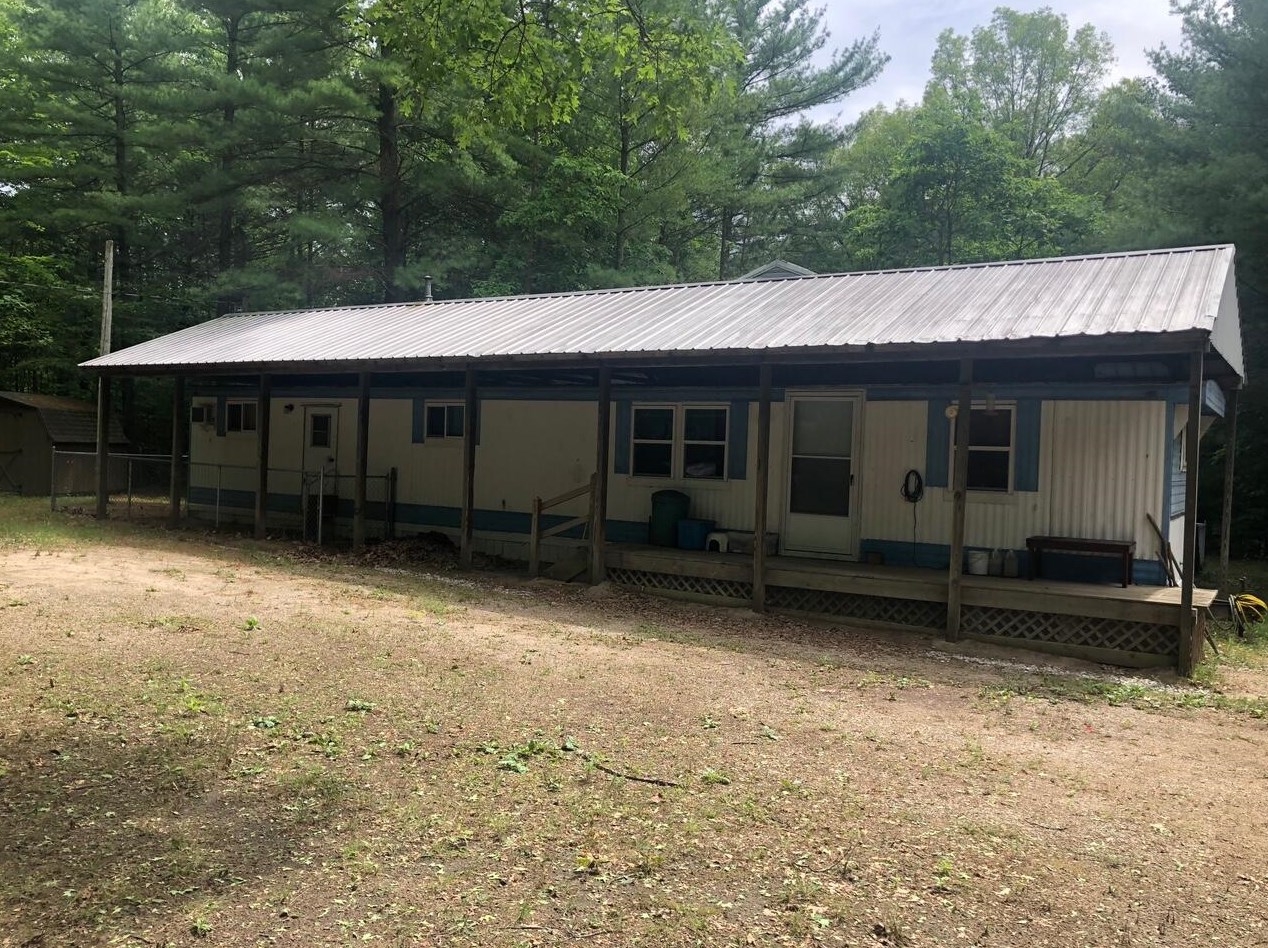 11125 Coates Hwy, Brethren, MI 49619