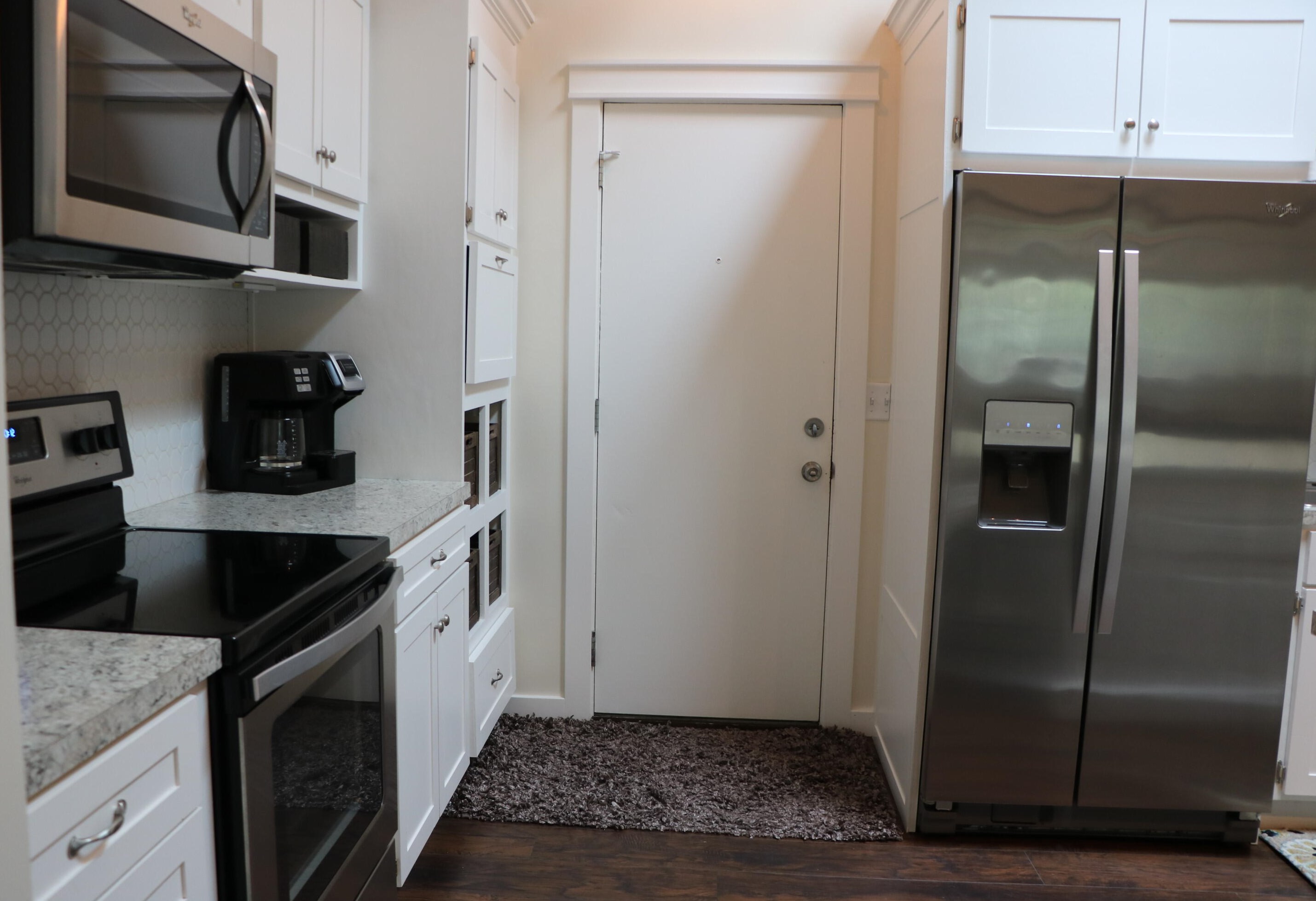 4301 Walnut Hl Dr, Grand Rapids MI 49512-3893 exterior