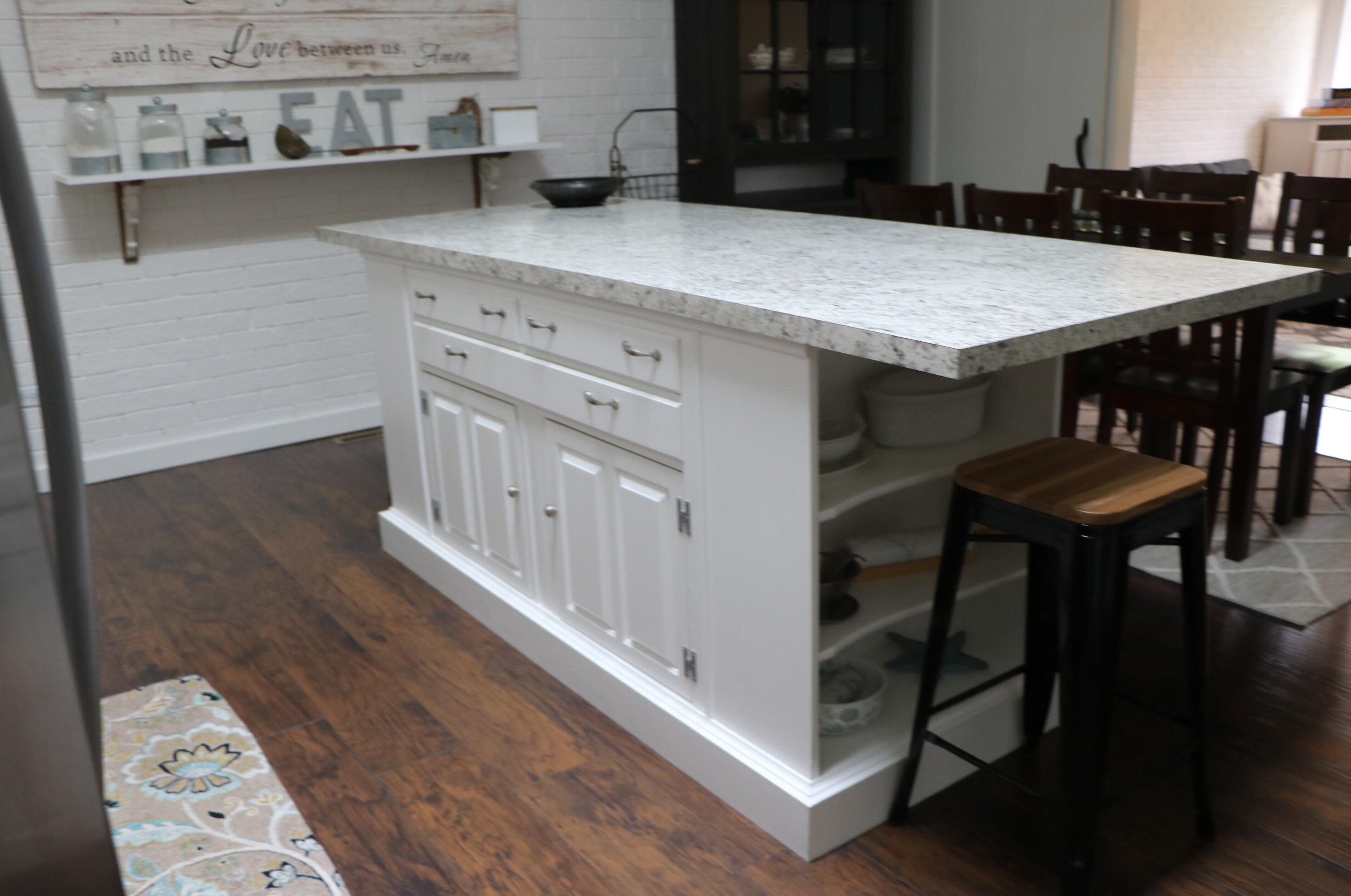 4301 Walnut Hl Dr, Grand Rapids MI 49512-3893 exterior