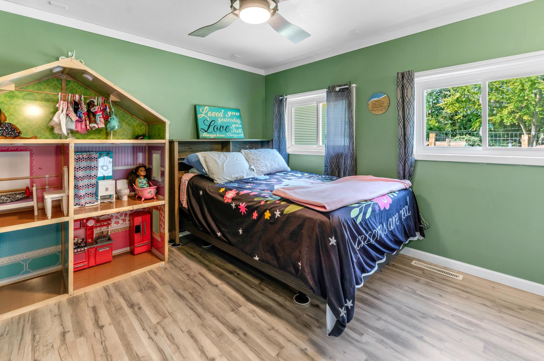 210 Comstock St, Jackson MI  49203-6027 exterior