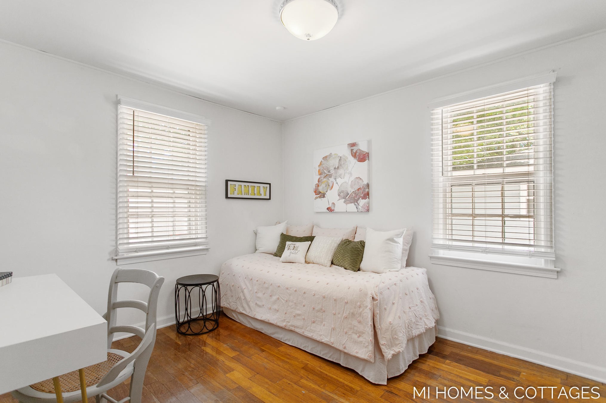 301 12th St, Holland MI  49423-3610 exterior