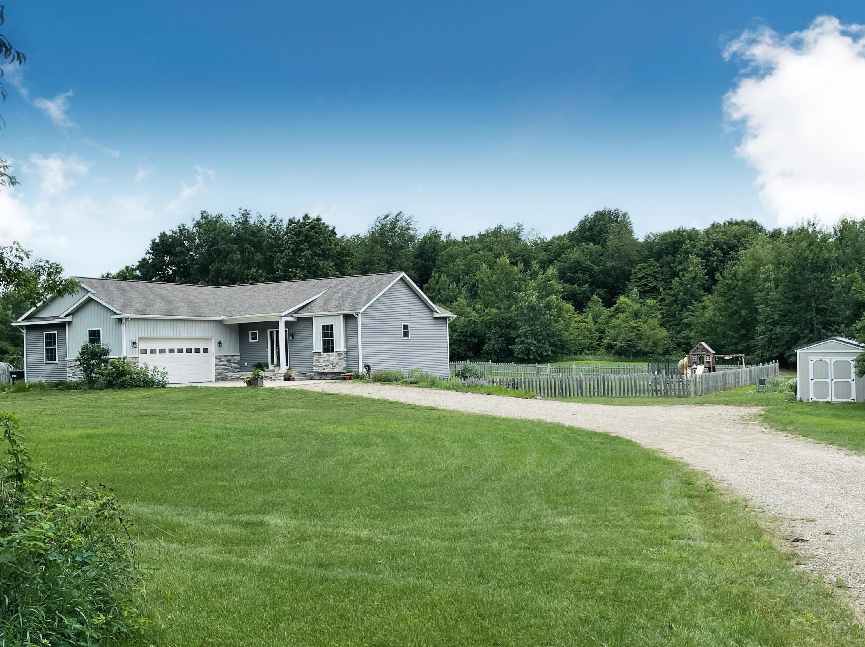 1577 108th Ave, Otsego, MI 49078