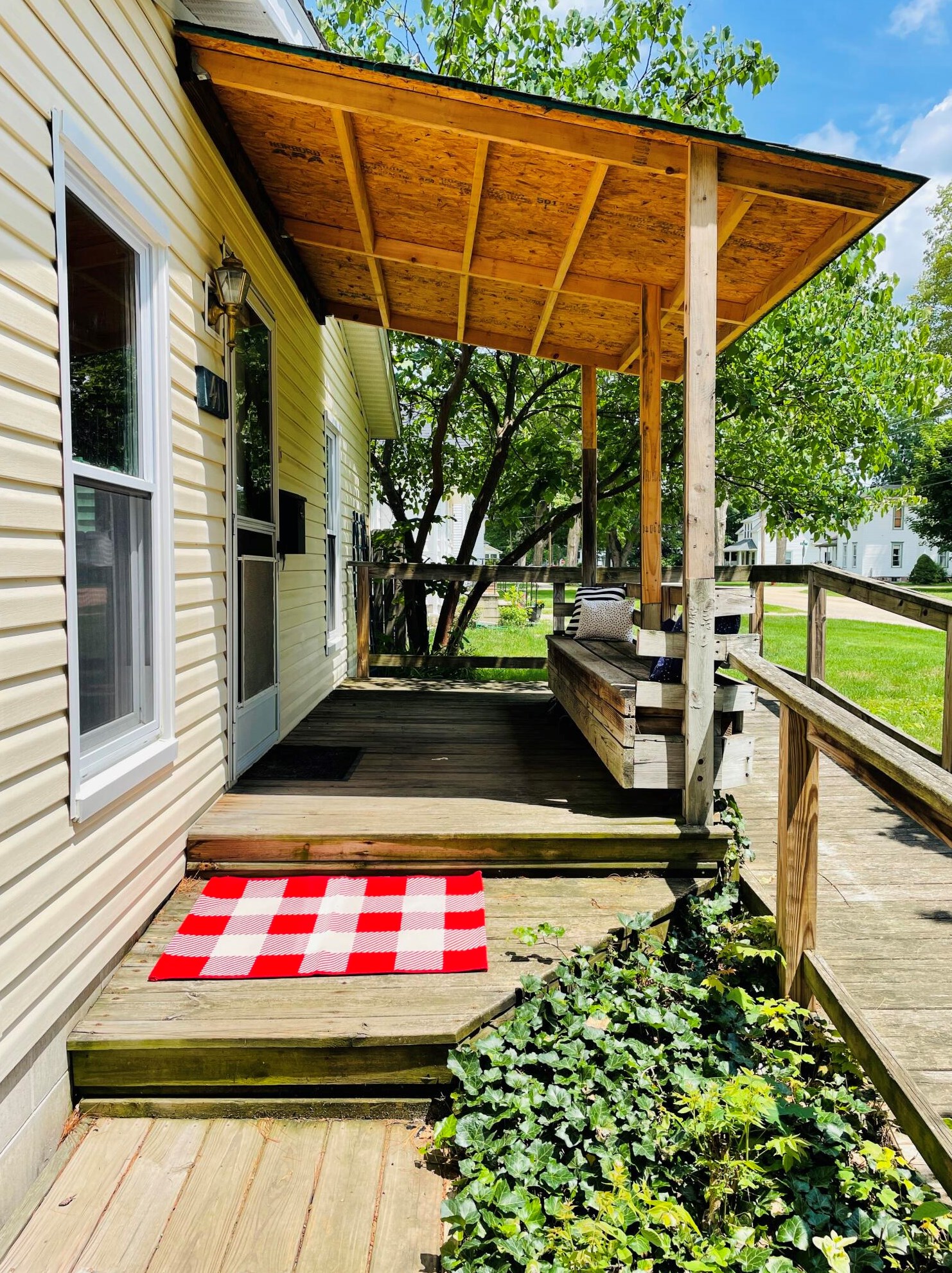 411 State St, Vicksburg, MI 49097-1229