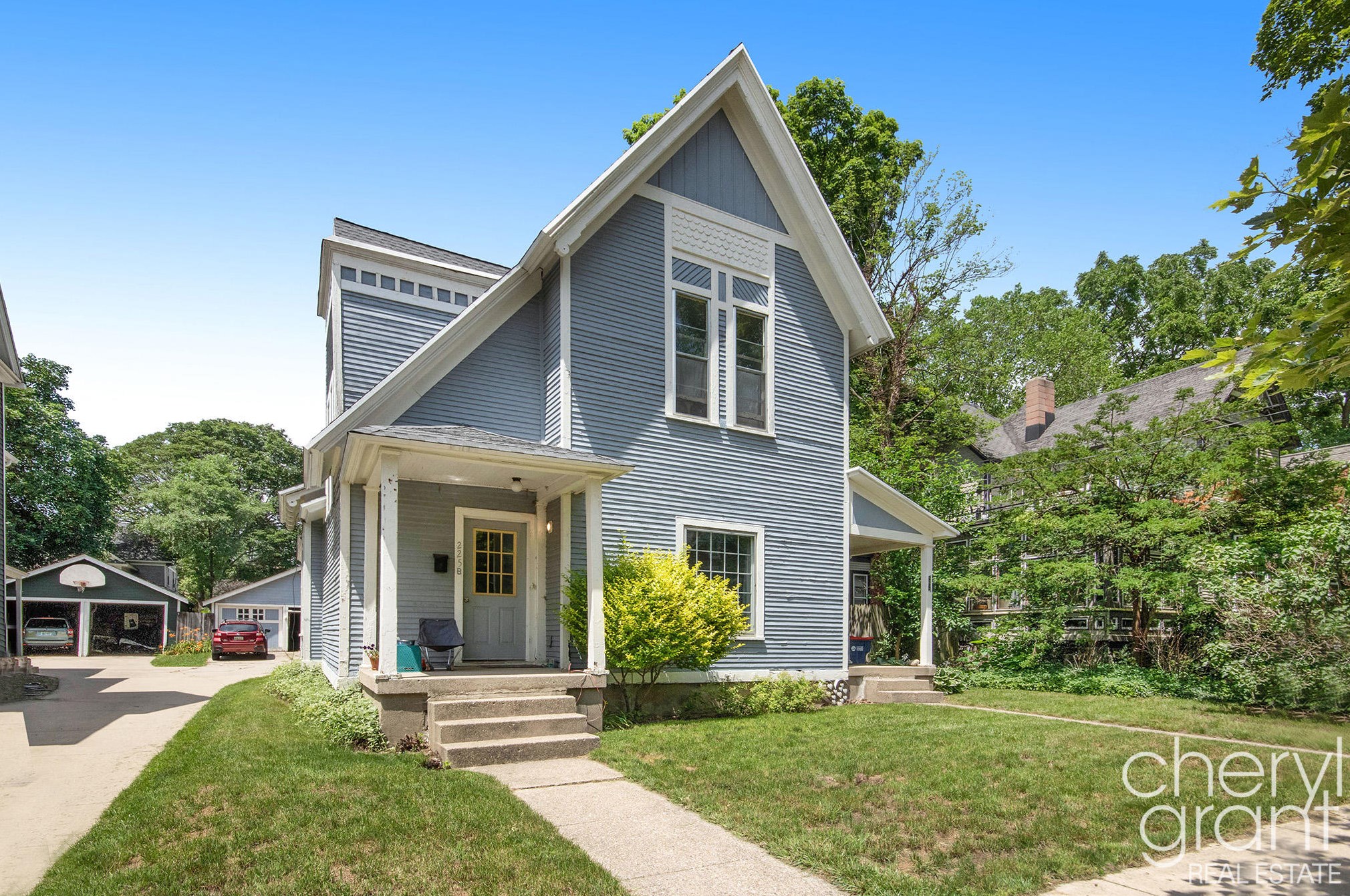 225 Henry Ave, Grand Rapids, MI 49503-4710
