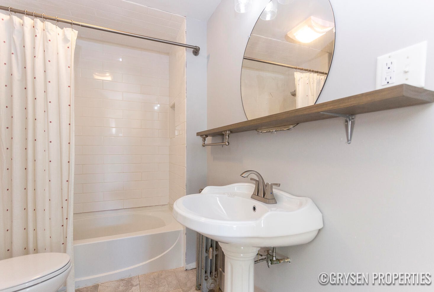 448 Van Allen St, Grand Rapids MI  49548-1228 exterior