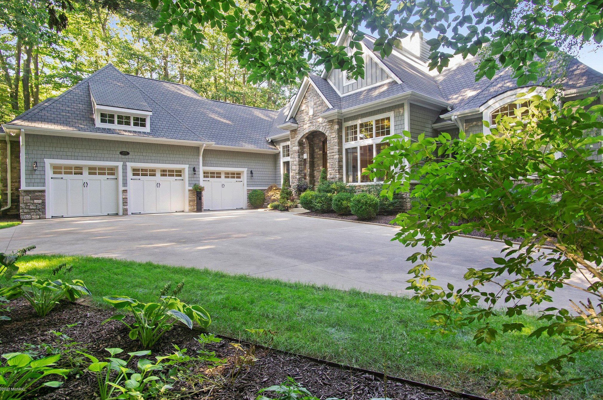 19428 Rosemary Rd, Spring Lake MI  49456-9600 exterior