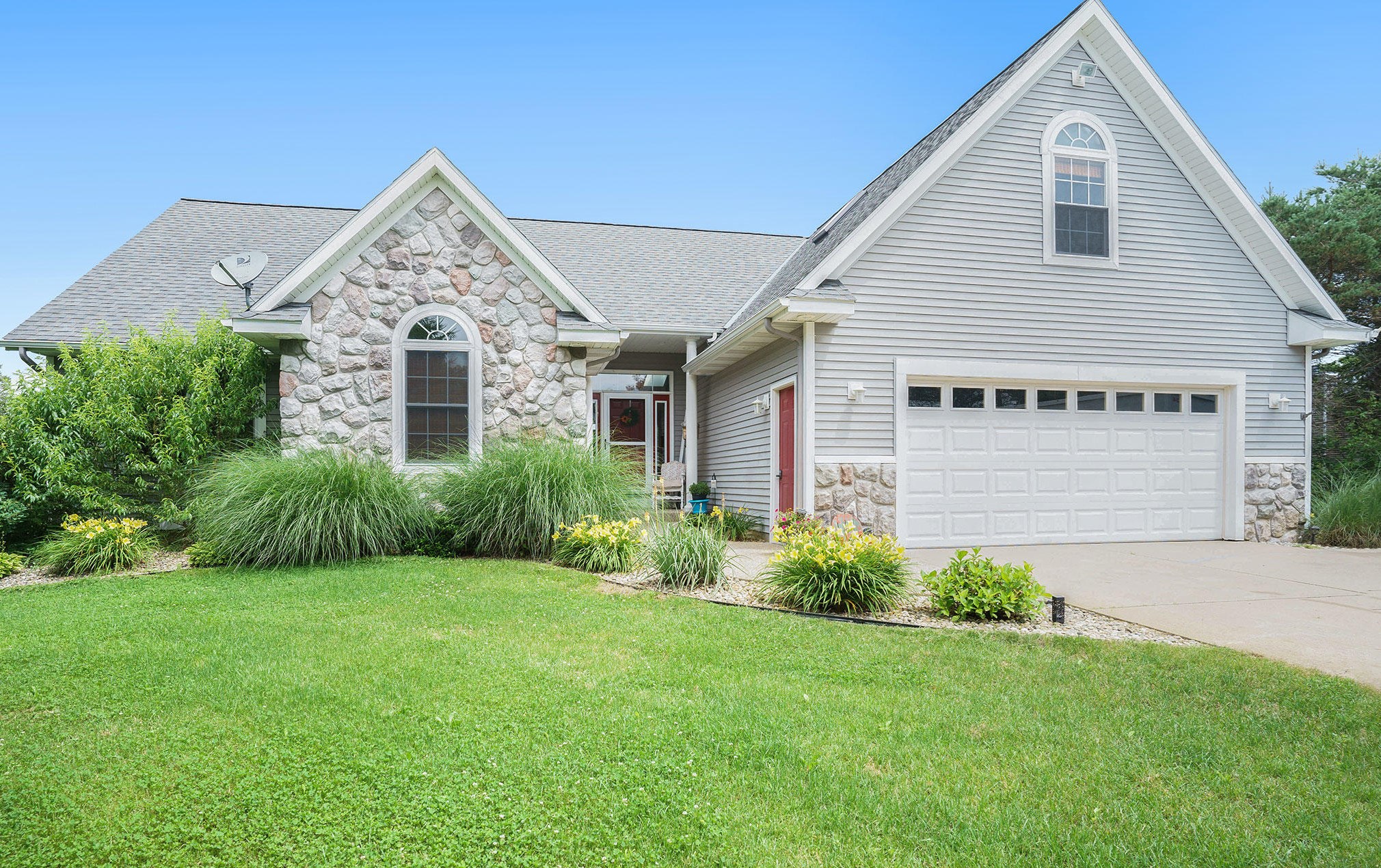 4231 131st Ave, Hamilton, MI 49419