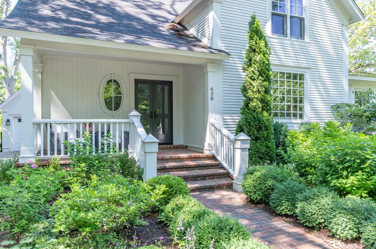 638 Allegan St, Saugatuck, MI 49453-9719