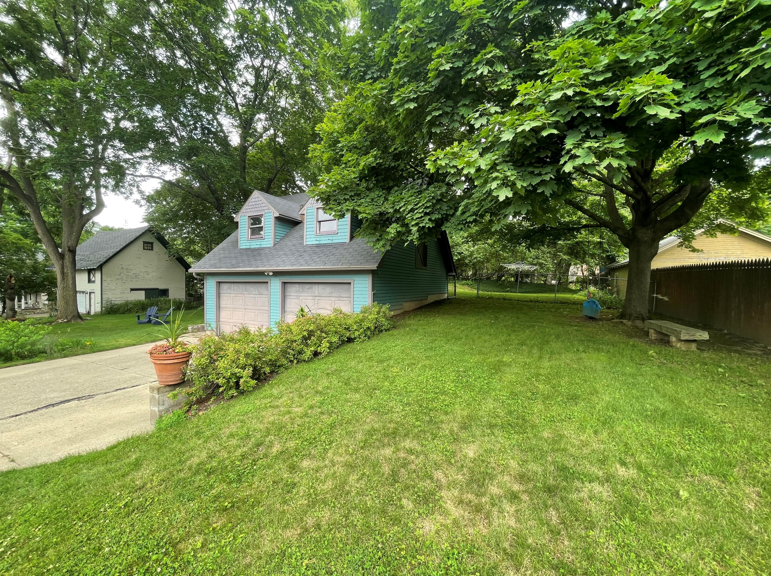 506 Prospect St, Marshall MI  49068-1248 exterior