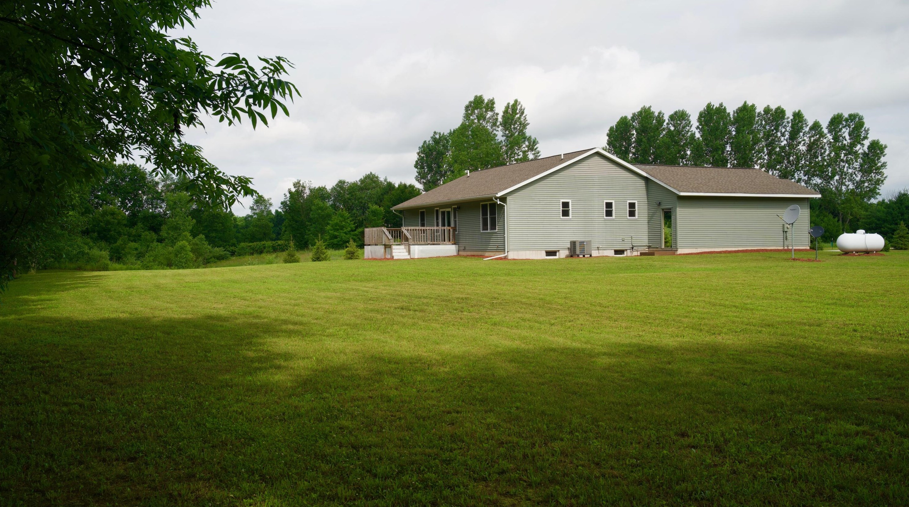 7024 15 Mile Rd, Cedar Springs, MI 49319