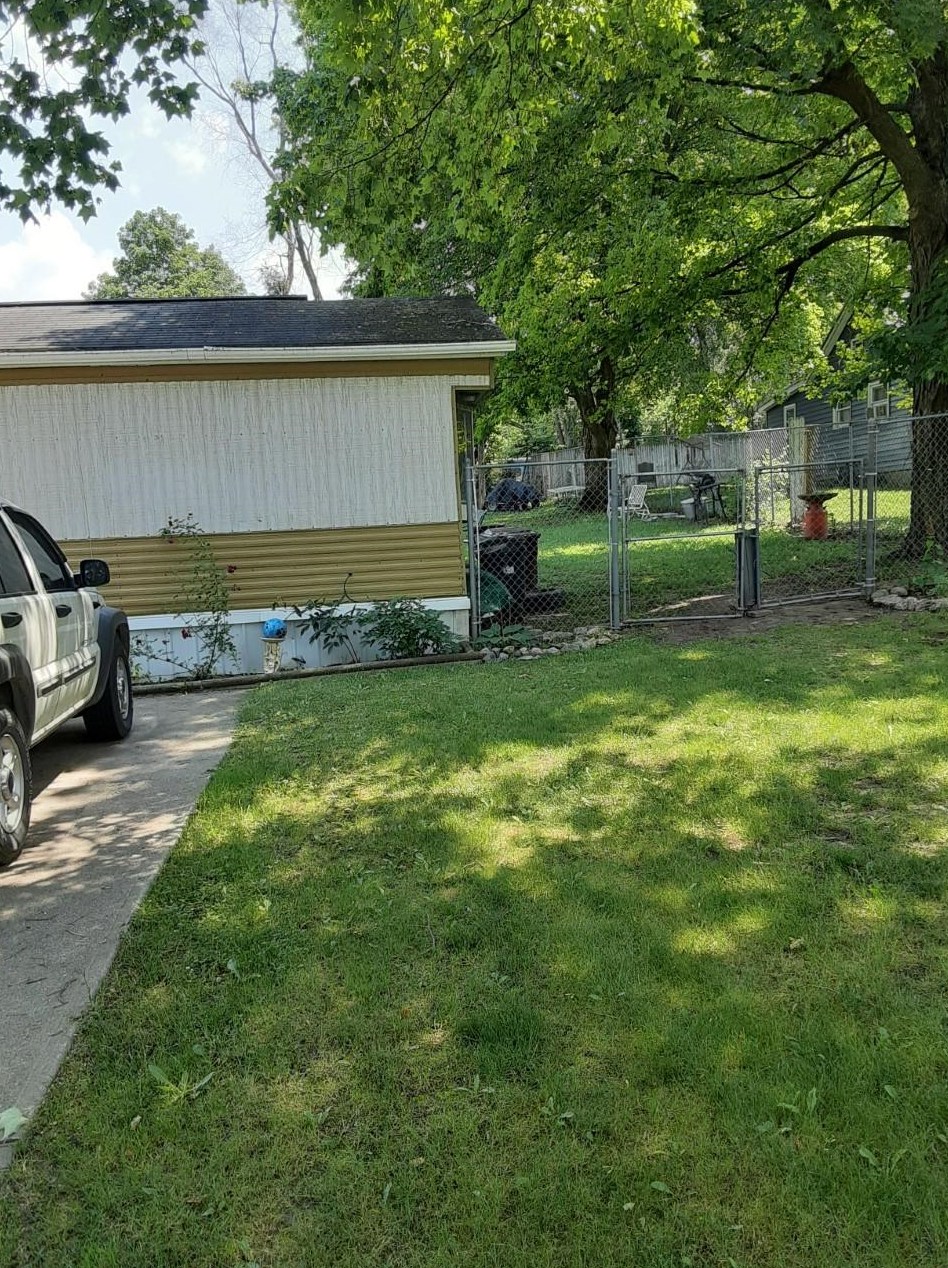 228 Baldwin St, Lyons, MI 48851