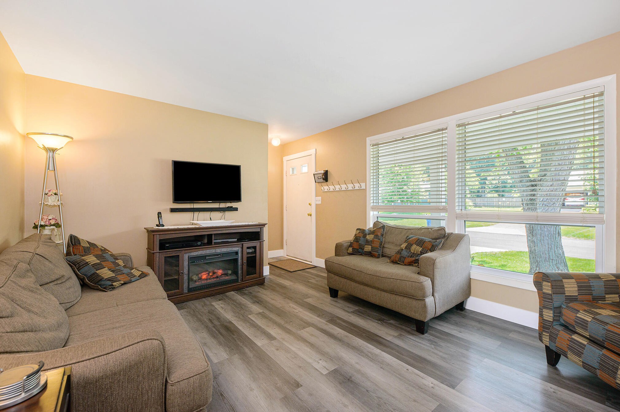 6705 Adaridge Dr, Ada, MI 49301-9092